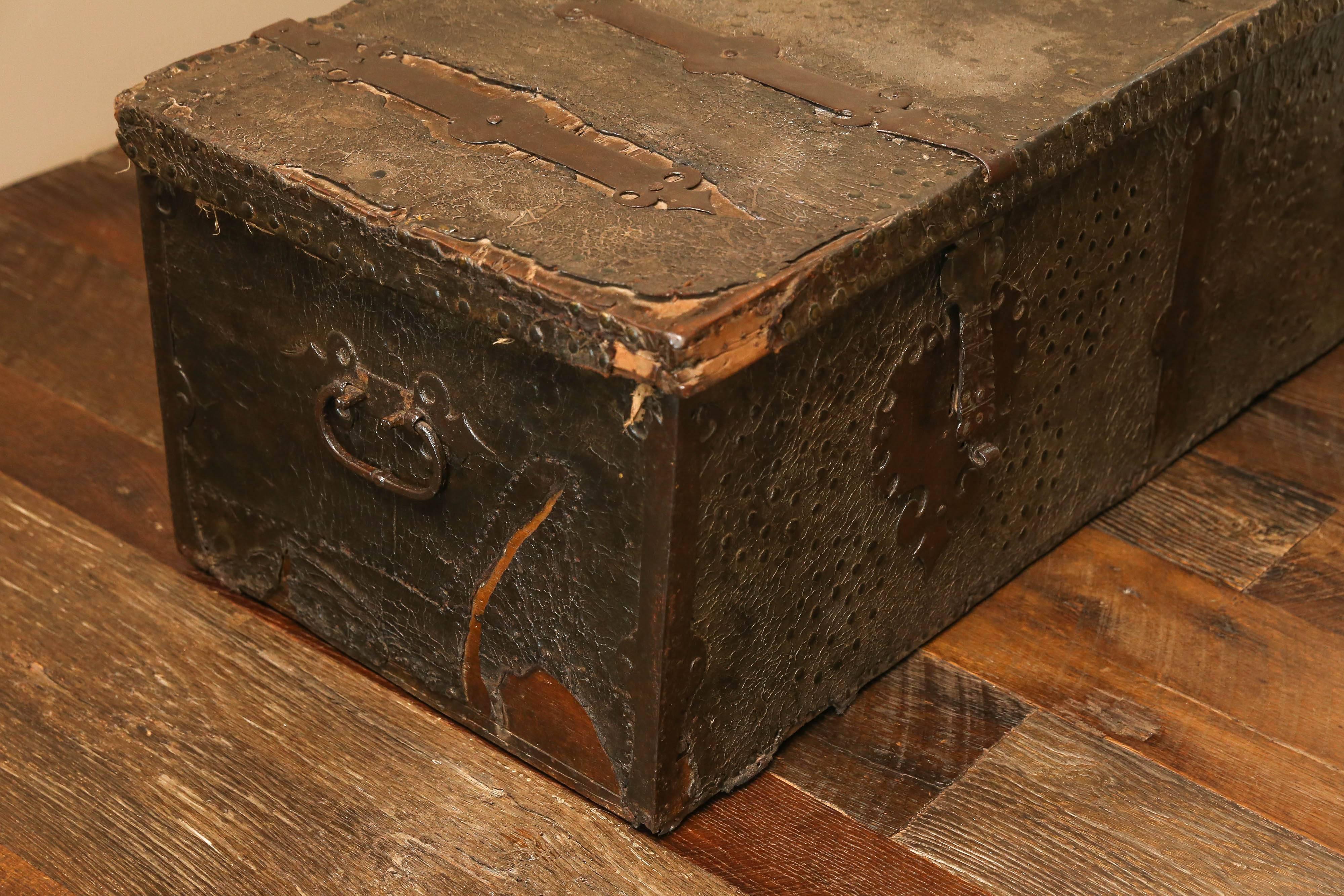 Late 16th Century Spanish Leather Trunk 3