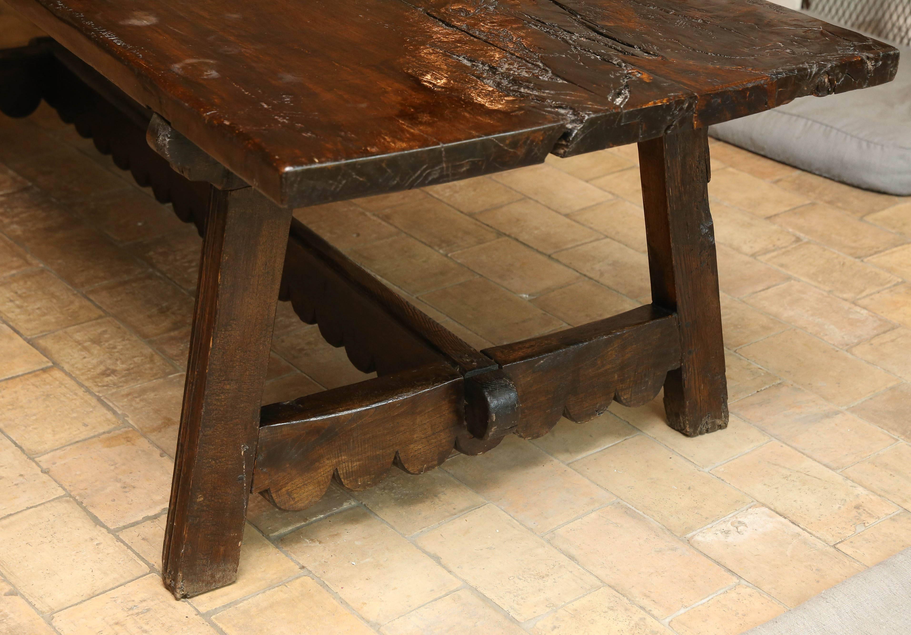18th Century Walnut Dining Table For Sale 2