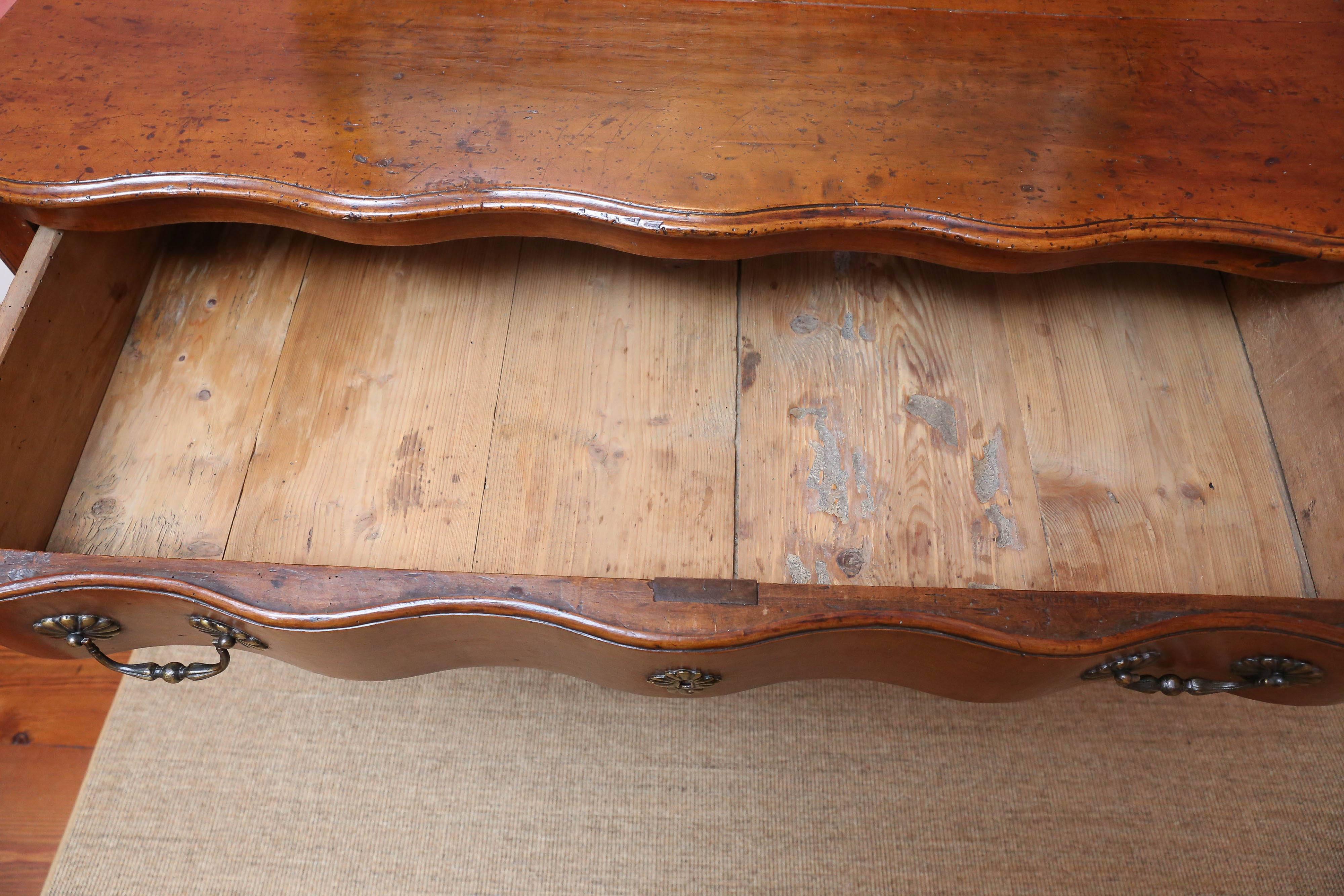 18th Century Walnut Commode For Sale 1