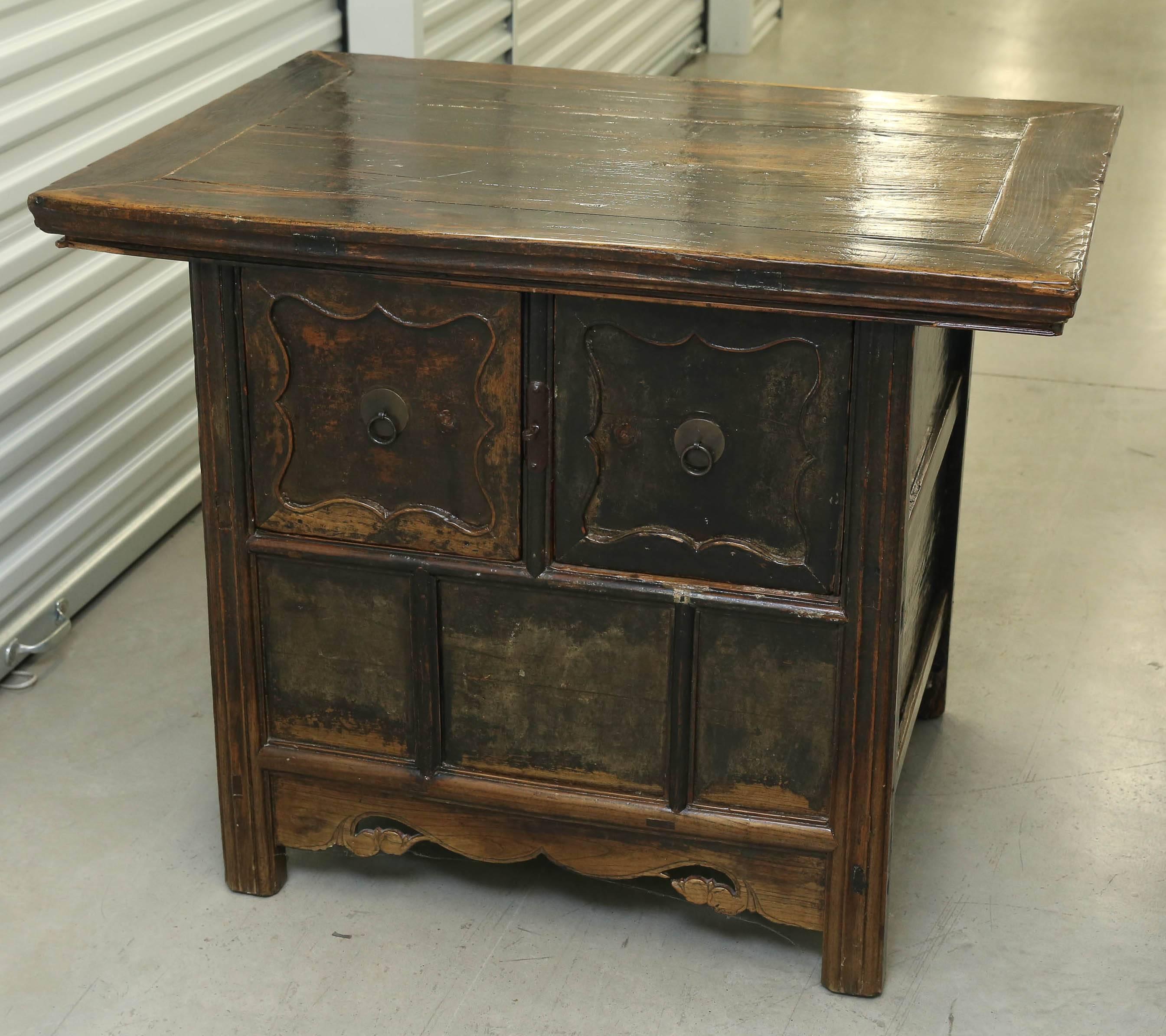 Early 20th century Chinese side cabinet or bedside table.