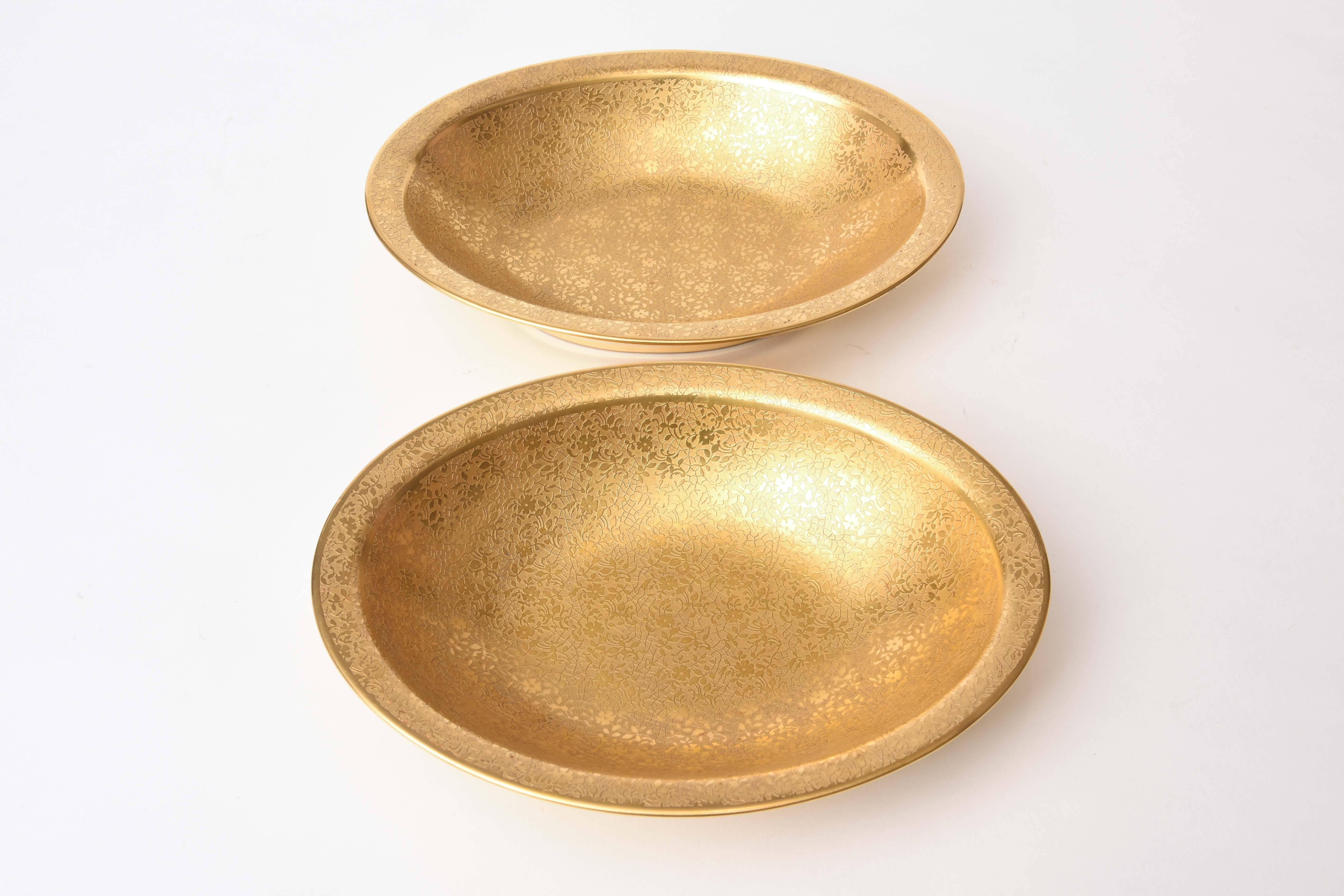 German Pair of Gold Decorated Serving Bowls For Sale