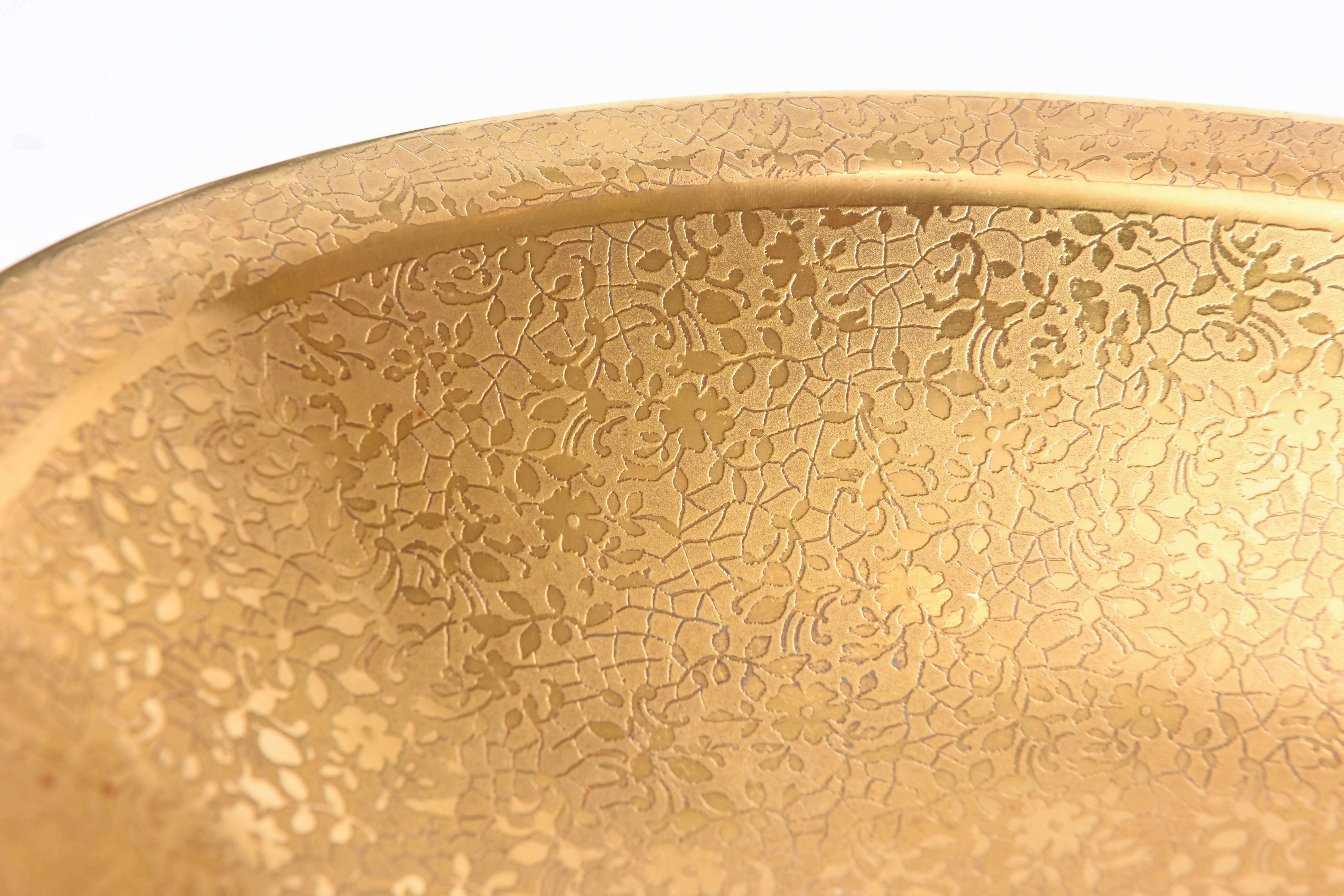 Pair of Gold Decorated Serving Bowls In Good Condition For Sale In West Palm Beach, FL