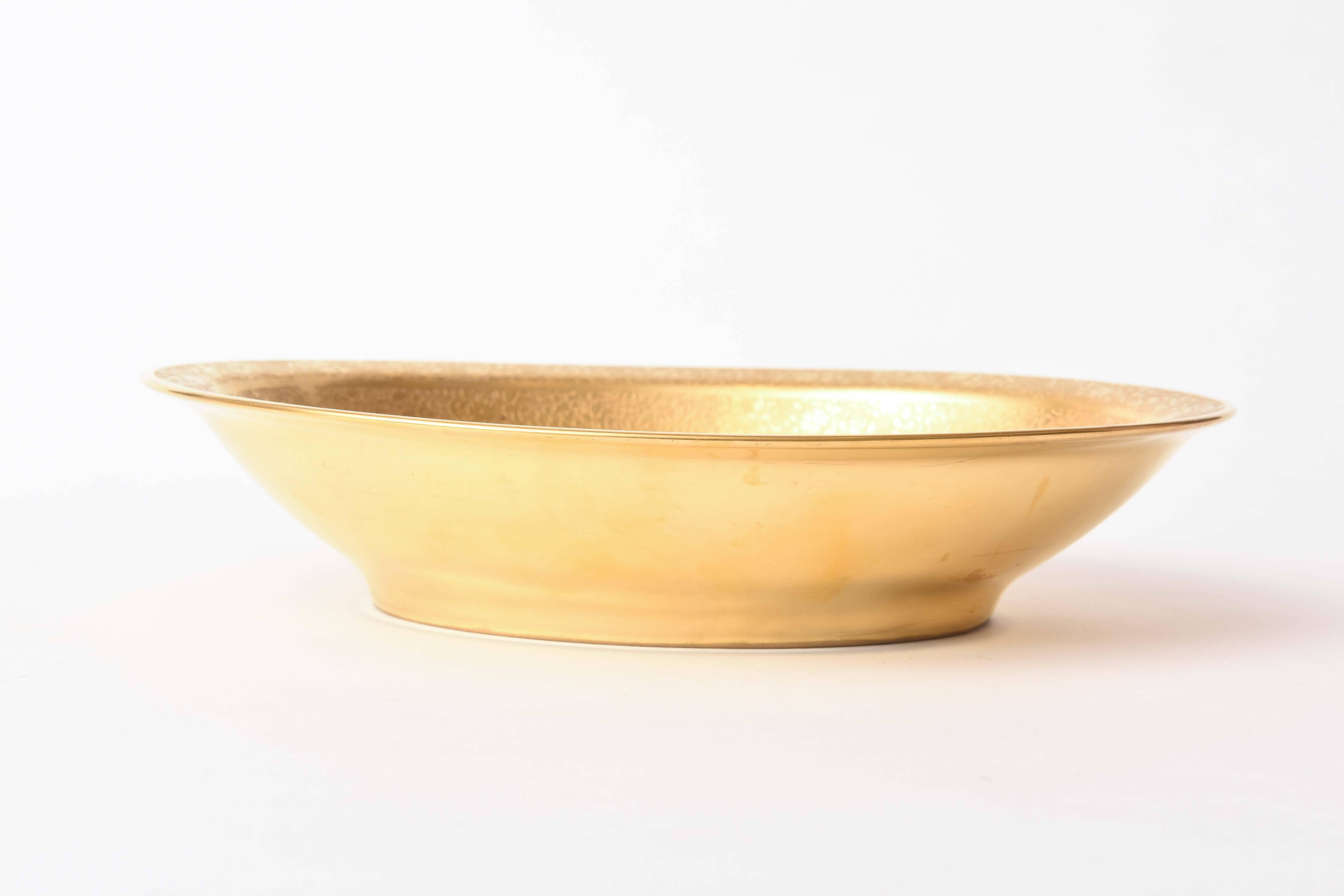 20th Century Pair of Gold Decorated Serving Bowls For Sale