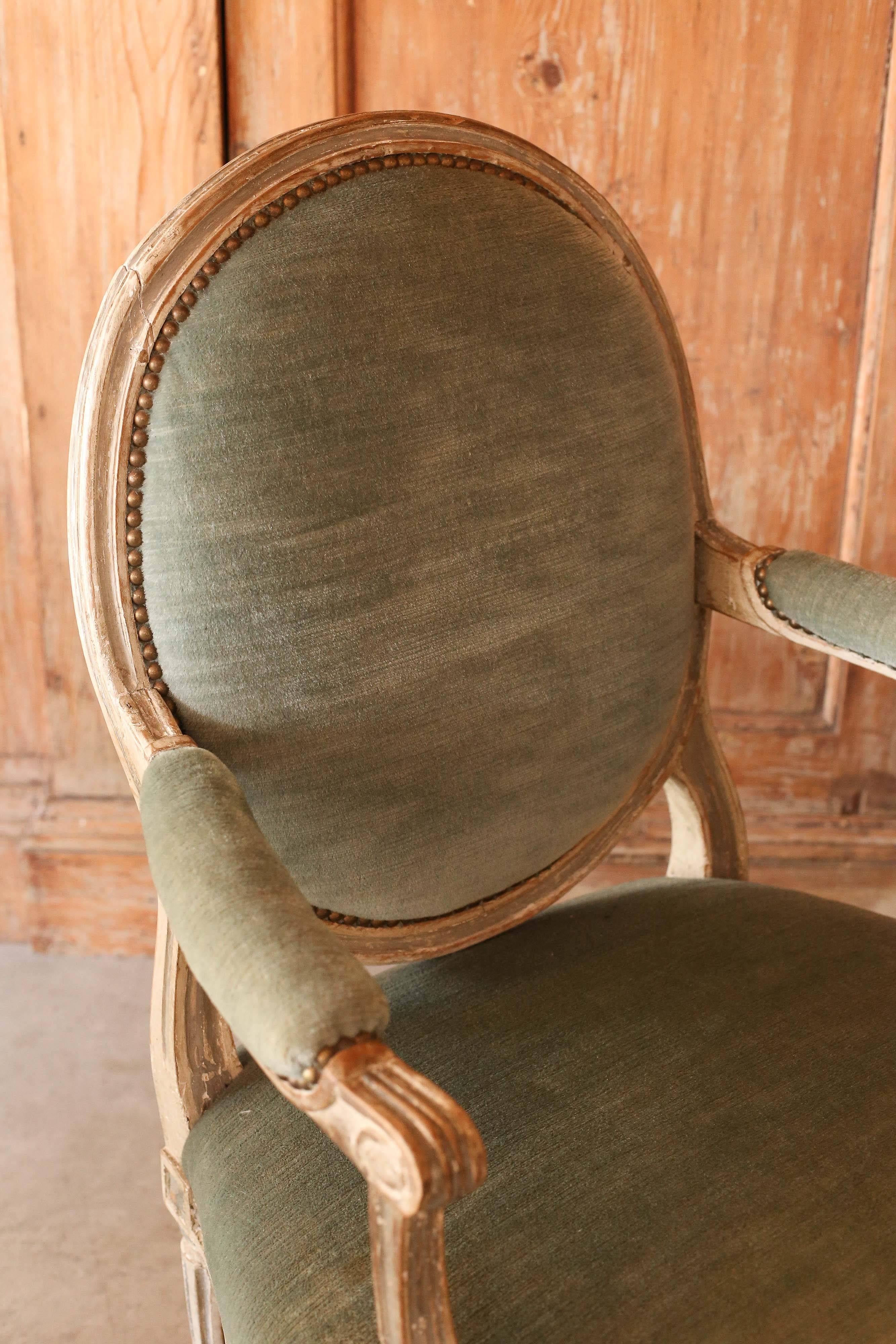 French 18th Century Louis XVI Painted Armchairs with Velvet Upholstery Stamped In Good Condition For Sale In Houston, TX