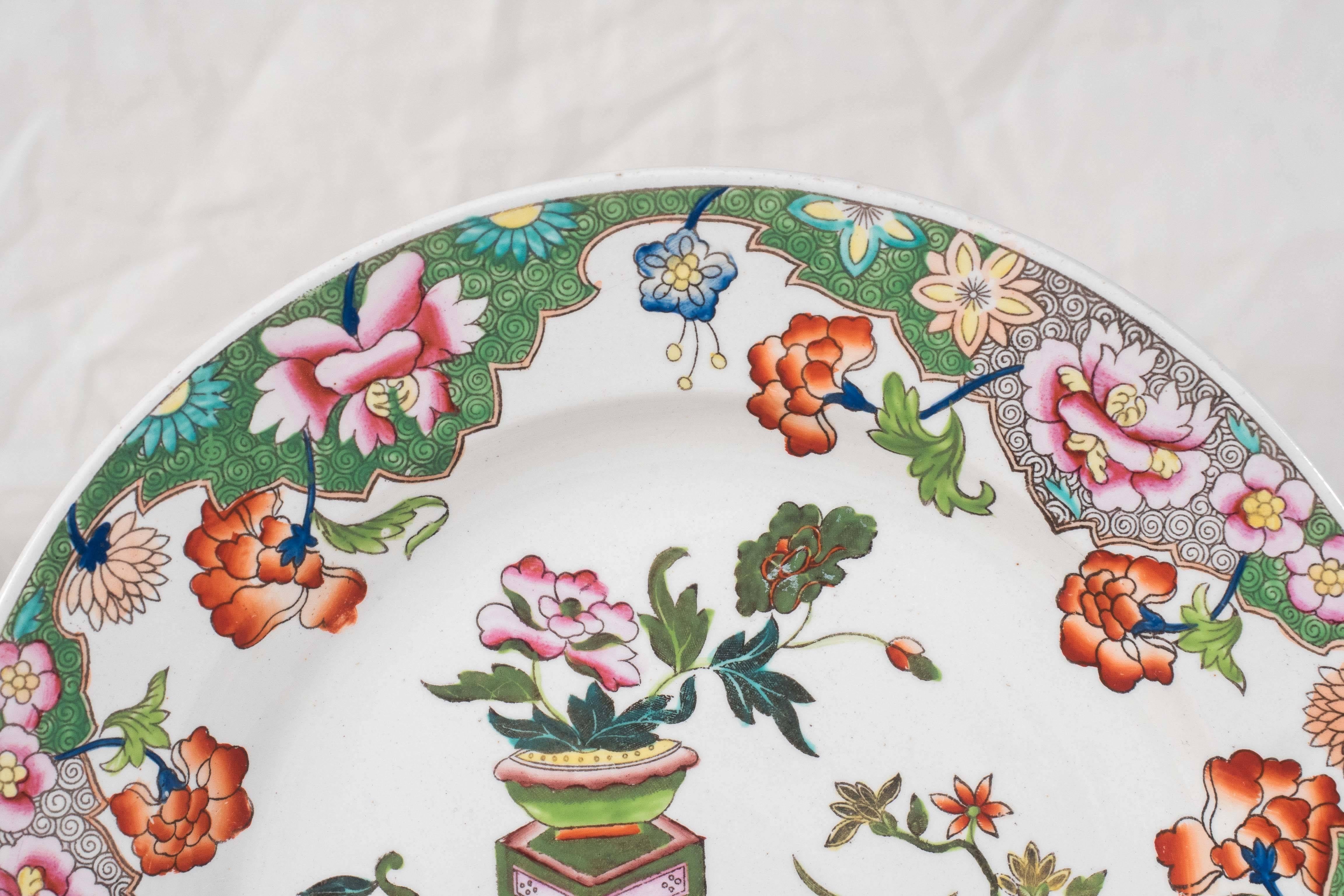 Chinoiserie Set of Ten English Dishes with Famille Verte Style Made by Spode circa 1810