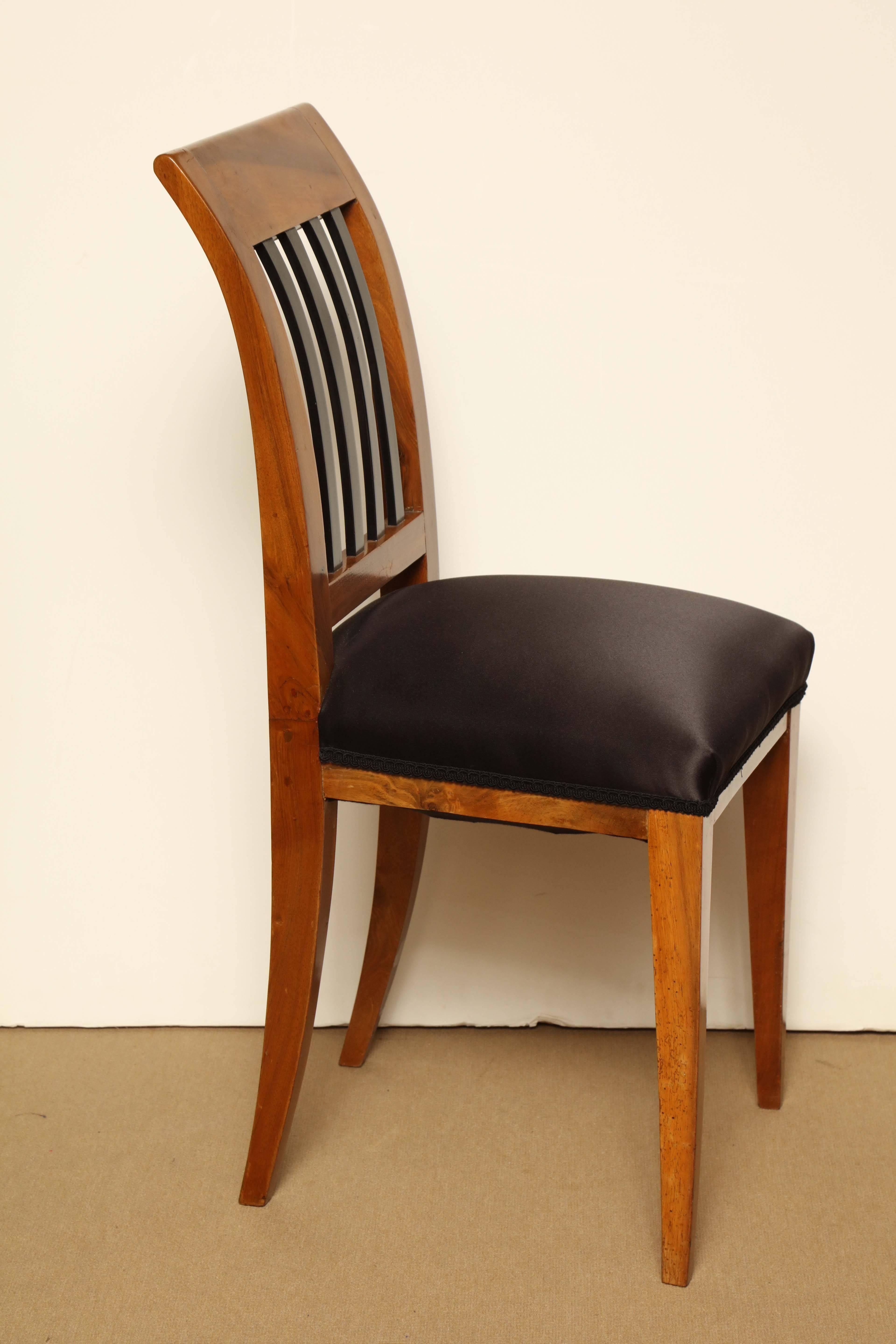 Early 19th Century Austrian, Walnut Side Chair For Sale 2