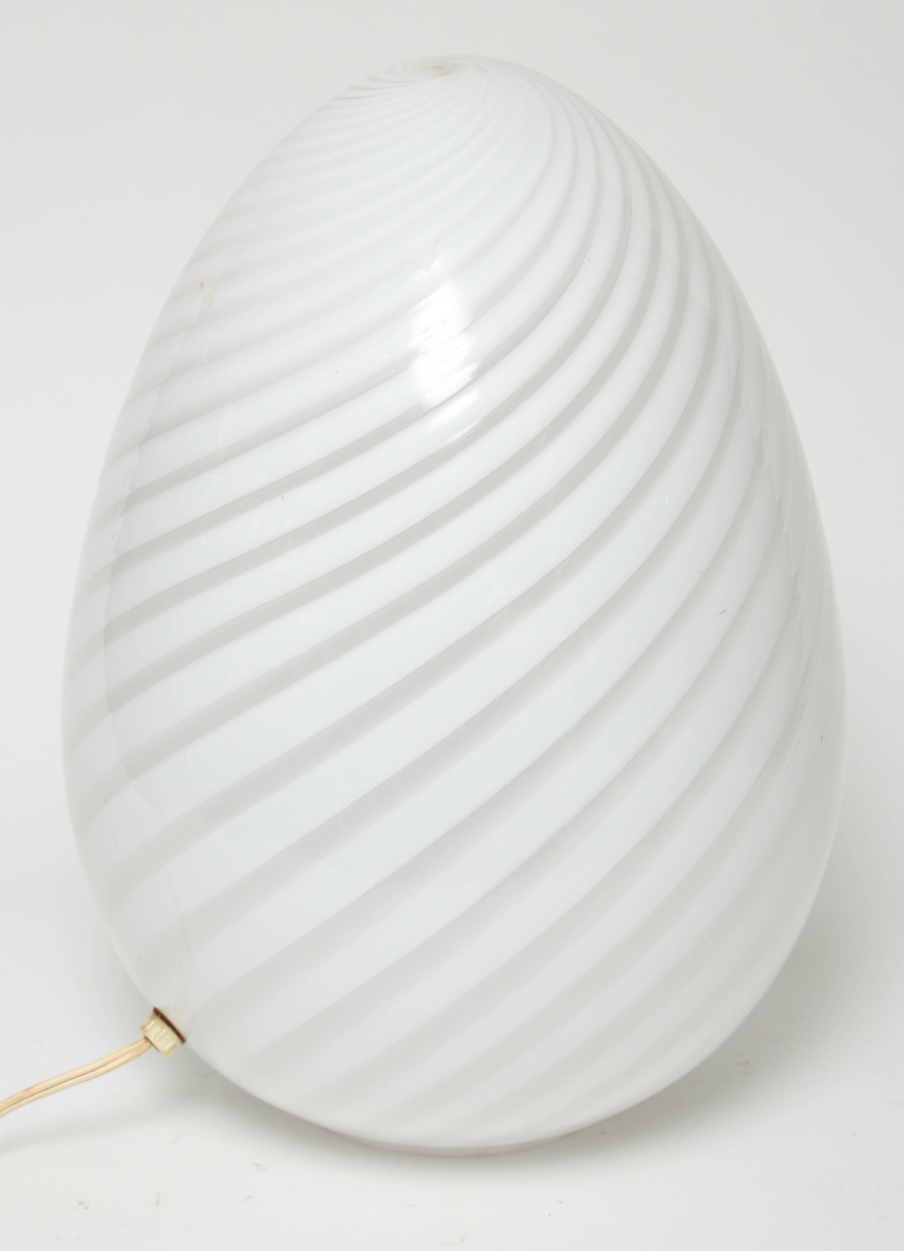Mid-Century Modern Italian Murano Glass Vetri Egg Table Lamp Venini Style For Sale 1