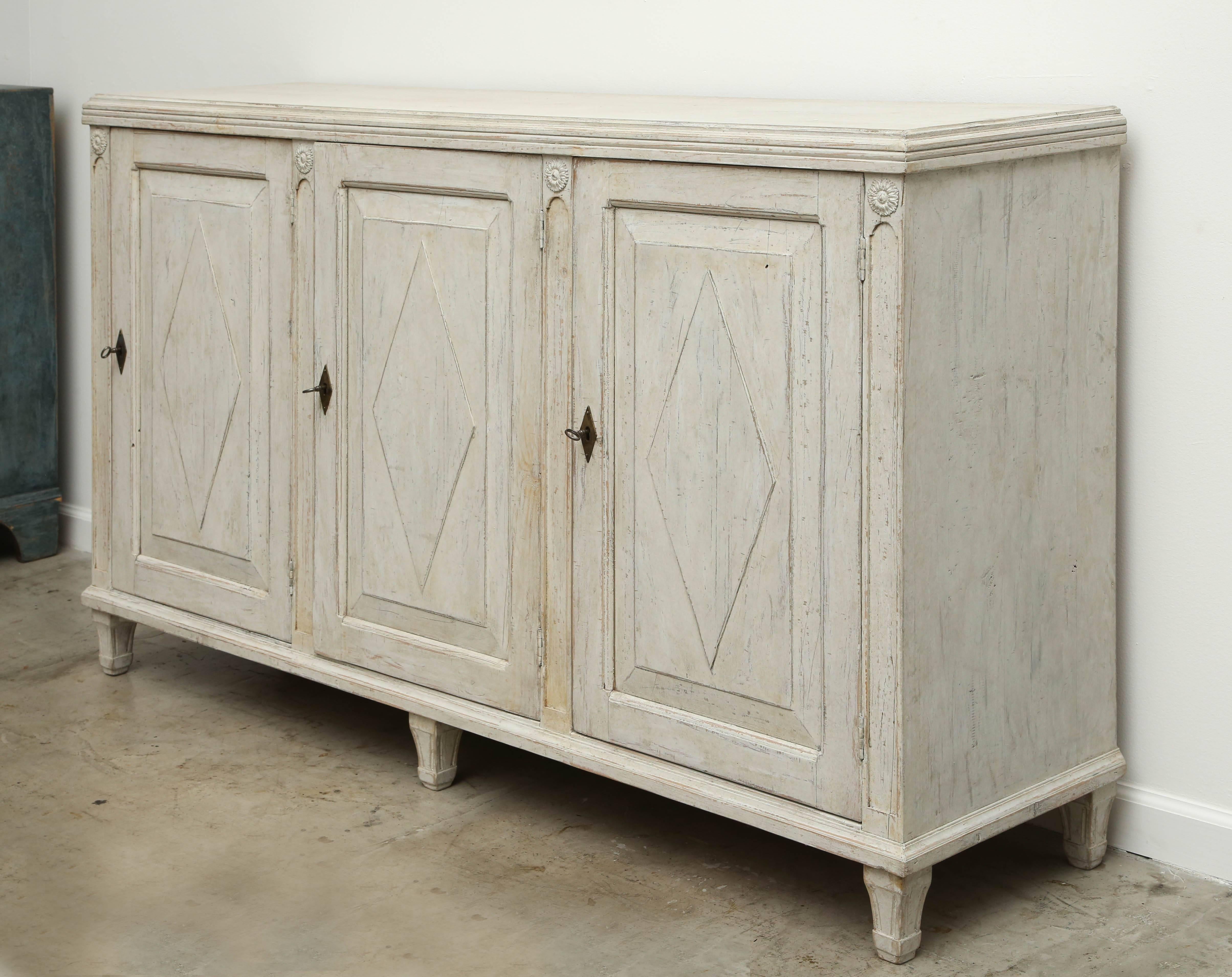 Antique Swedish Gustavian Style Painted Three-Door Sideboard Late 19th Century In Good Condition In West Palm Beach, FL