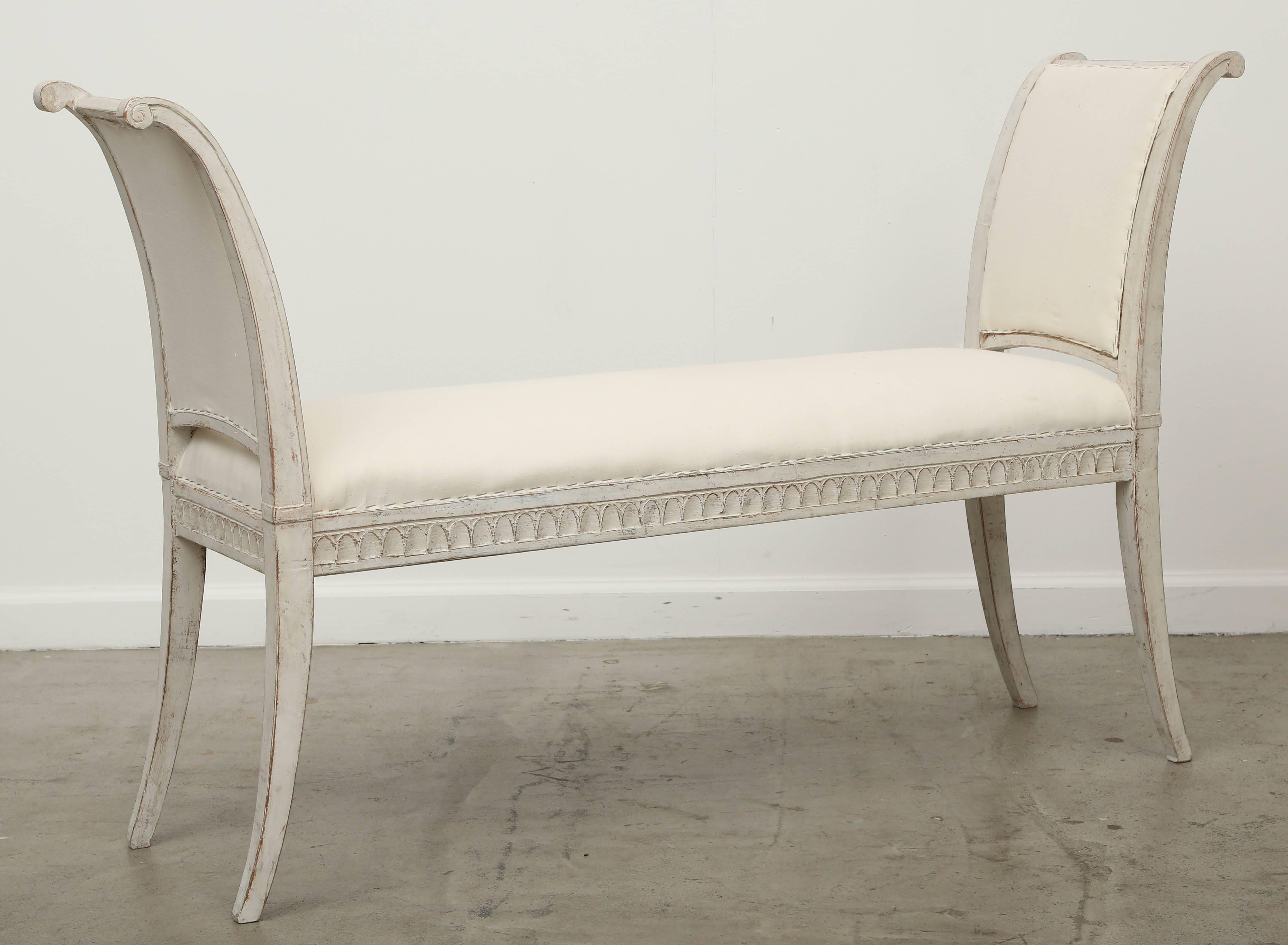 Pair of Antique Swedish Gustavian Benches with Curved Arms, Mid-19th Century In Good Condition In West Palm Beach, FL