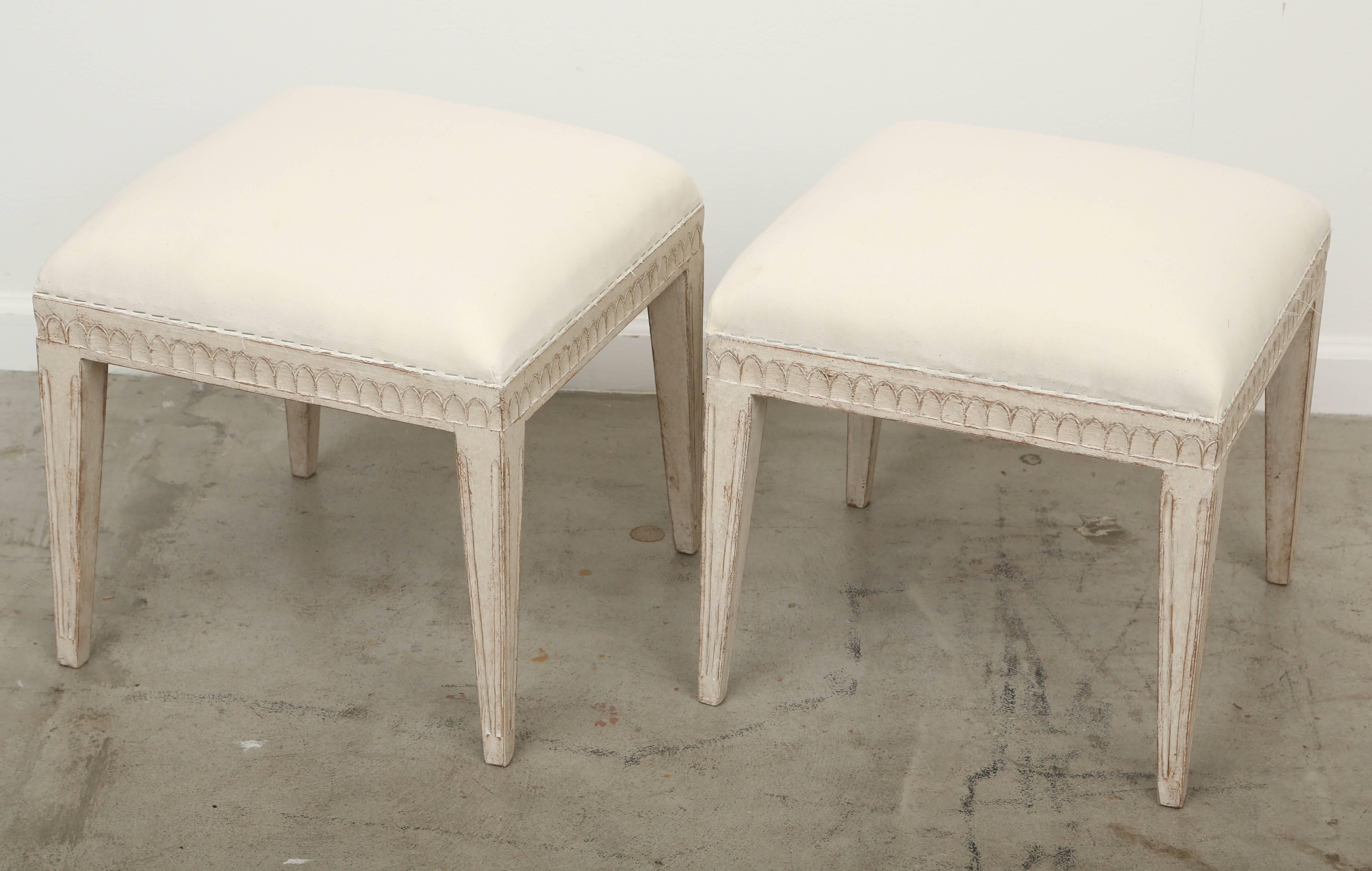Pair of Swedish Gustavian Painted Stools, Mid-19th Century In Good Condition In West Palm Beach, FL