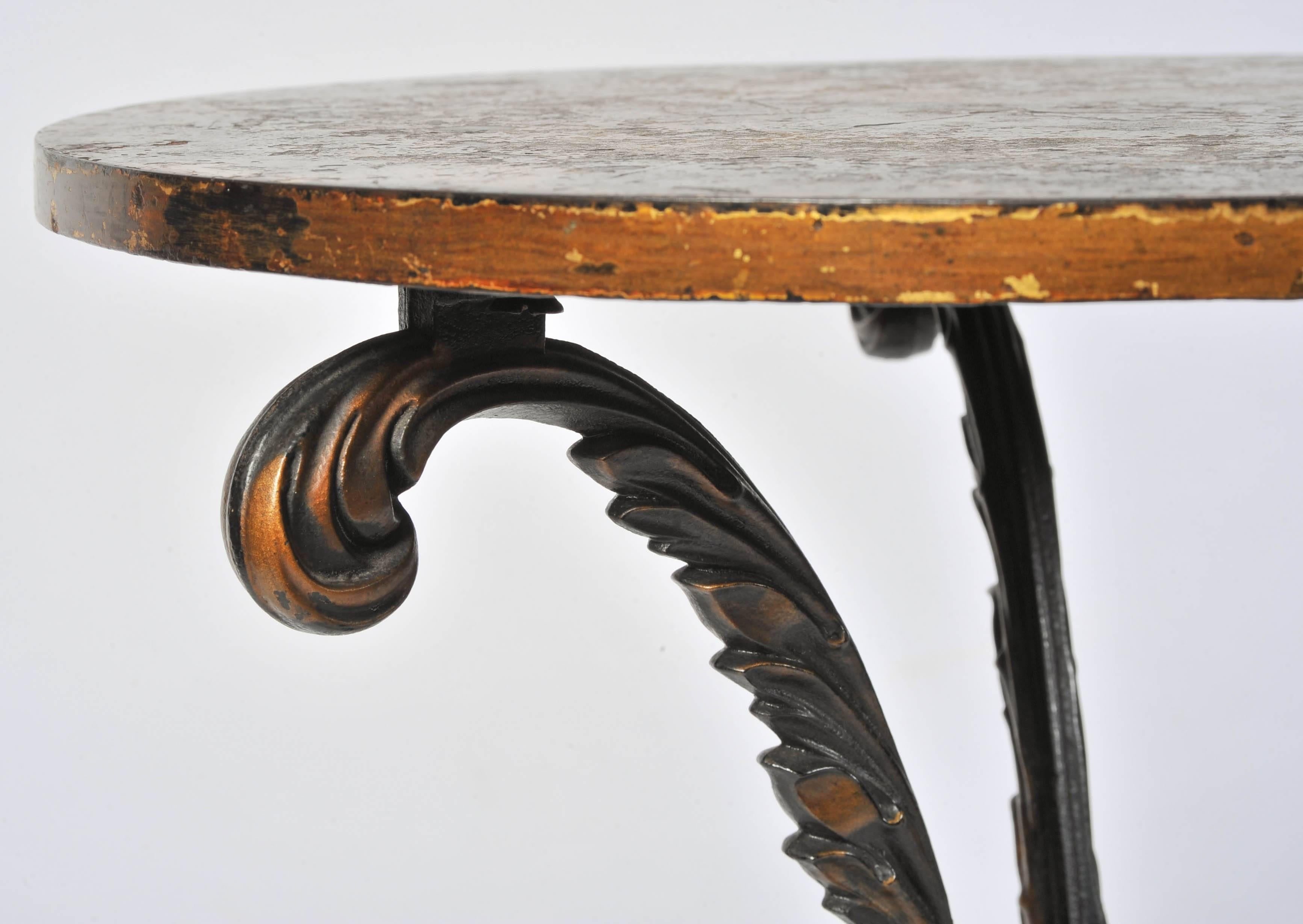 Early 19th Century Painted Iron Tripod Table attributable to Coalbrookdale. In Fair Condition For Sale In London, GB
