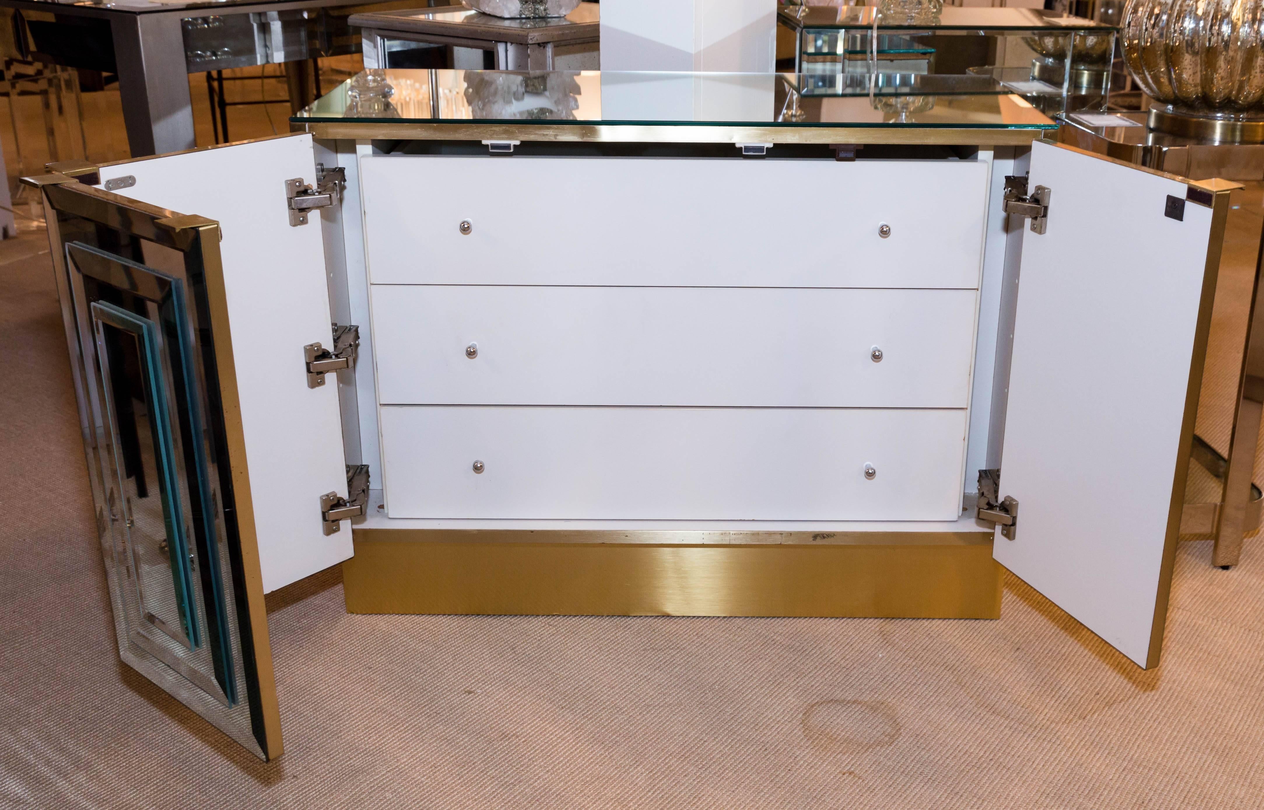 Small Mid-Century Buffet by Ello Furniture Company In Excellent Condition For Sale In Water Mill, NY