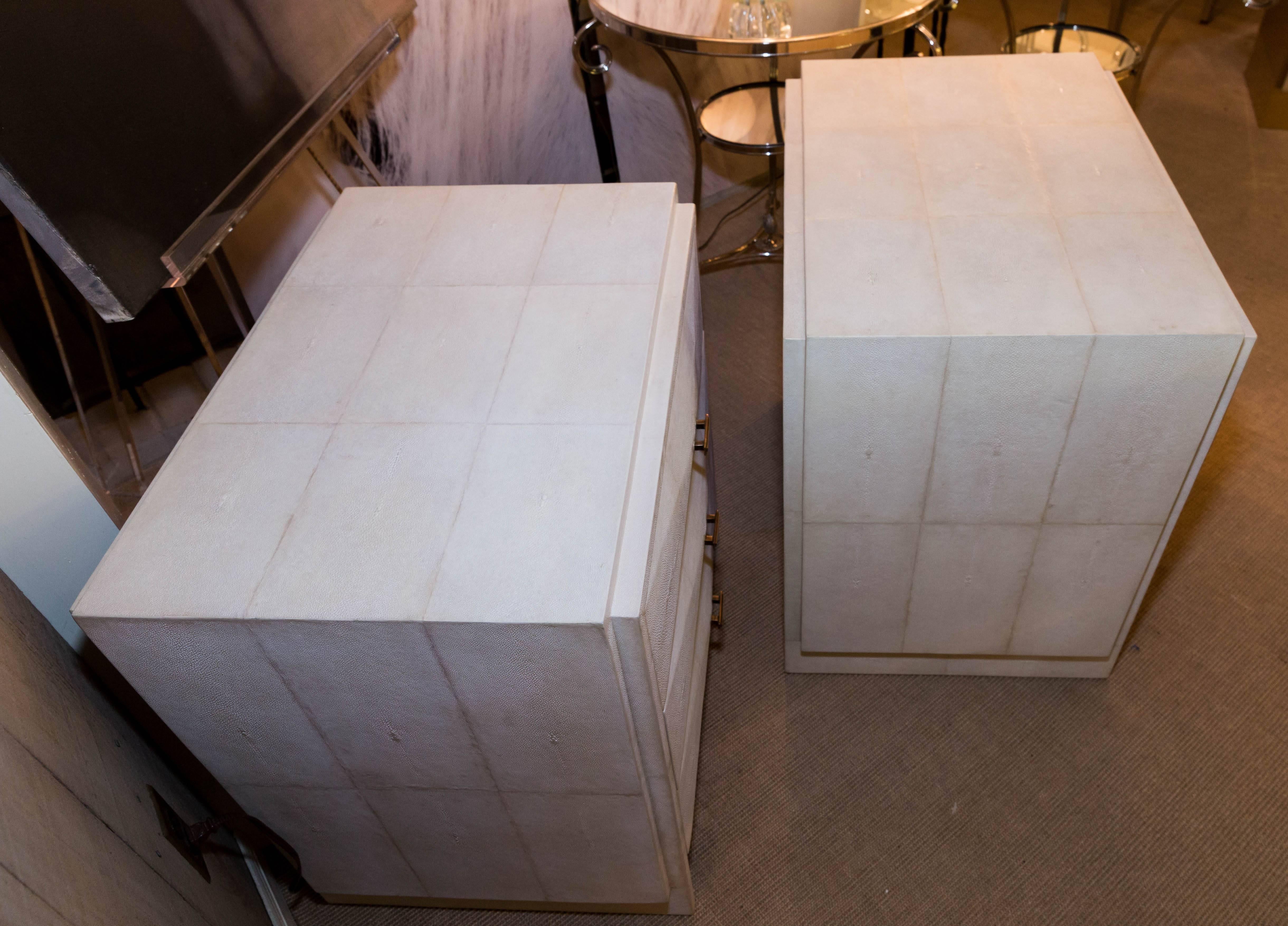 Contemporary Pair of White Shagreen Three-Drawer Nightstands