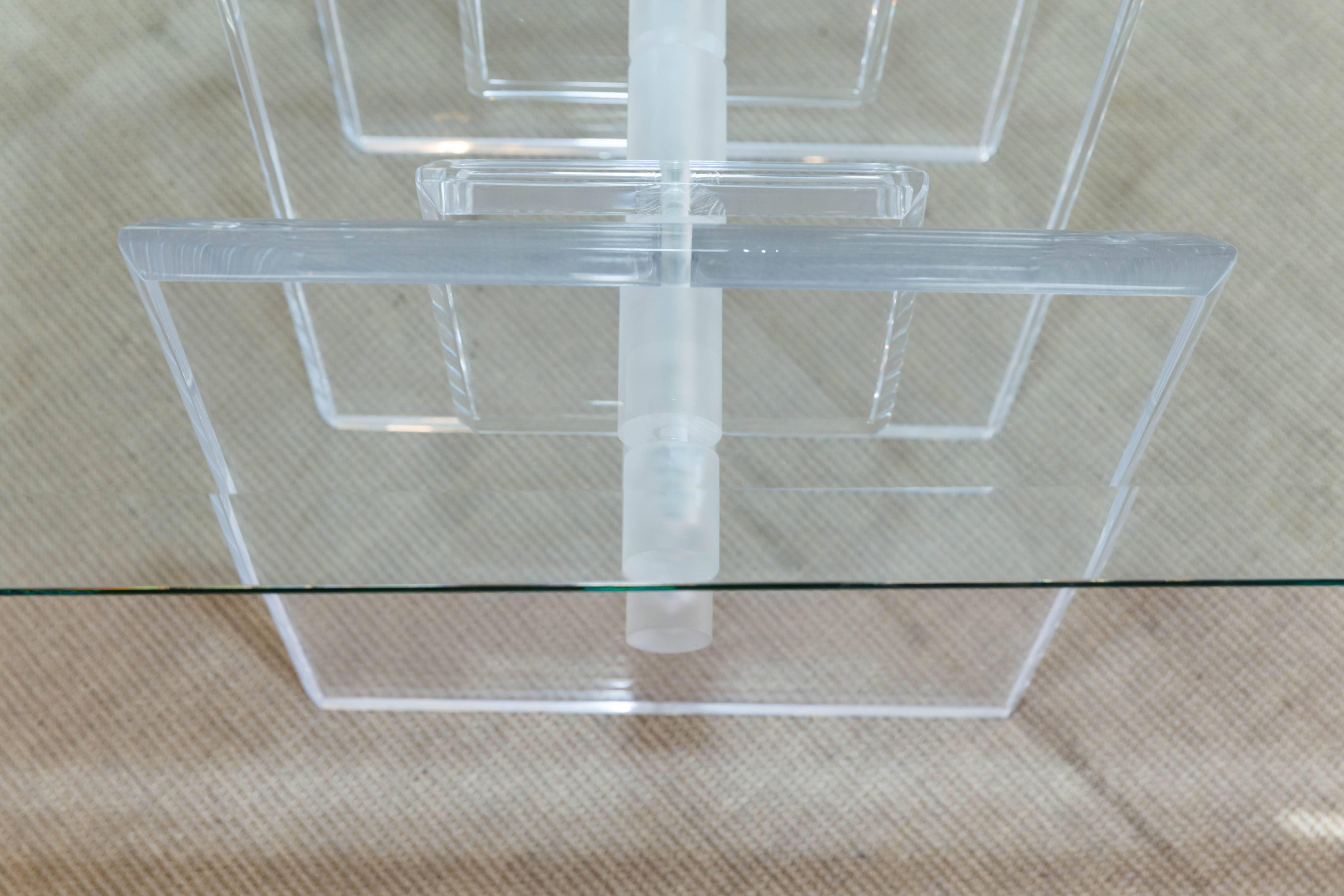 Mid-Century Lucite Occasional Table with Very Attractive Base For Sale 4