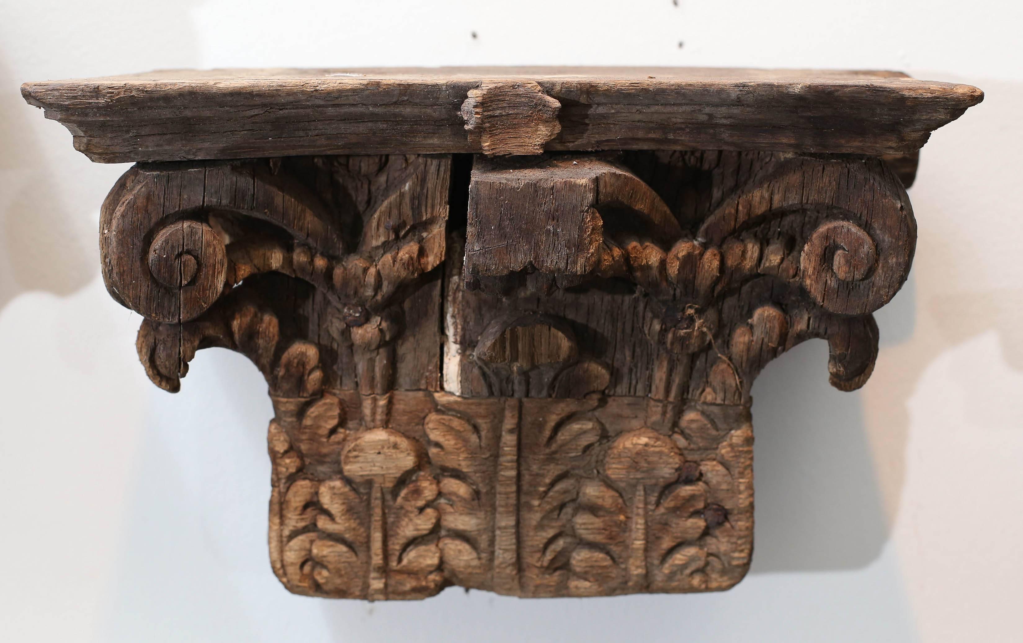 Set of Seven Hand-Carved Antique 18th Century Capitals In Excellent Condition For Sale In Houston, TX