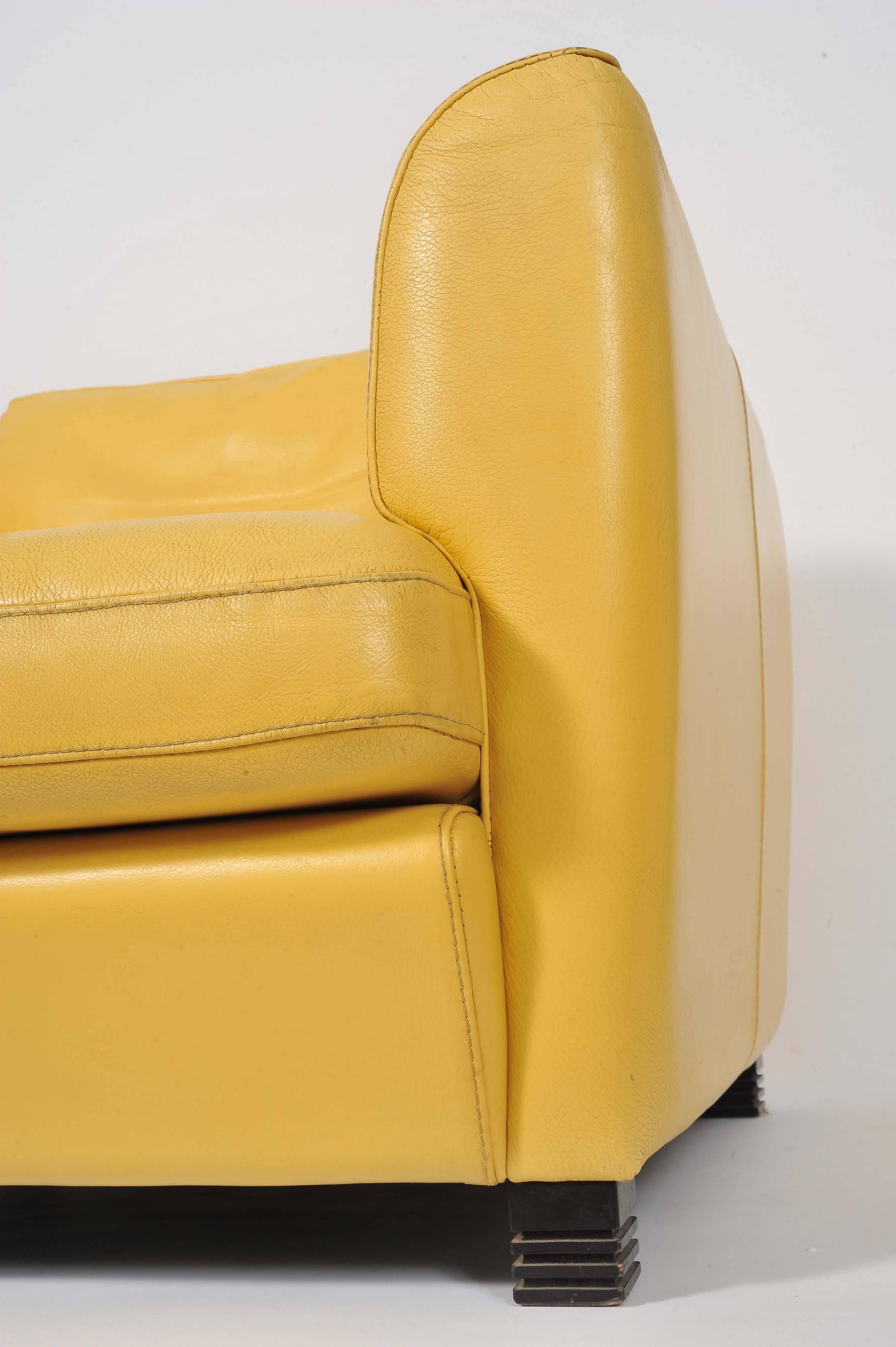 Pair of French 1960s Cream/Yellow Leather Club Chairs In Excellent Condition In London, GB