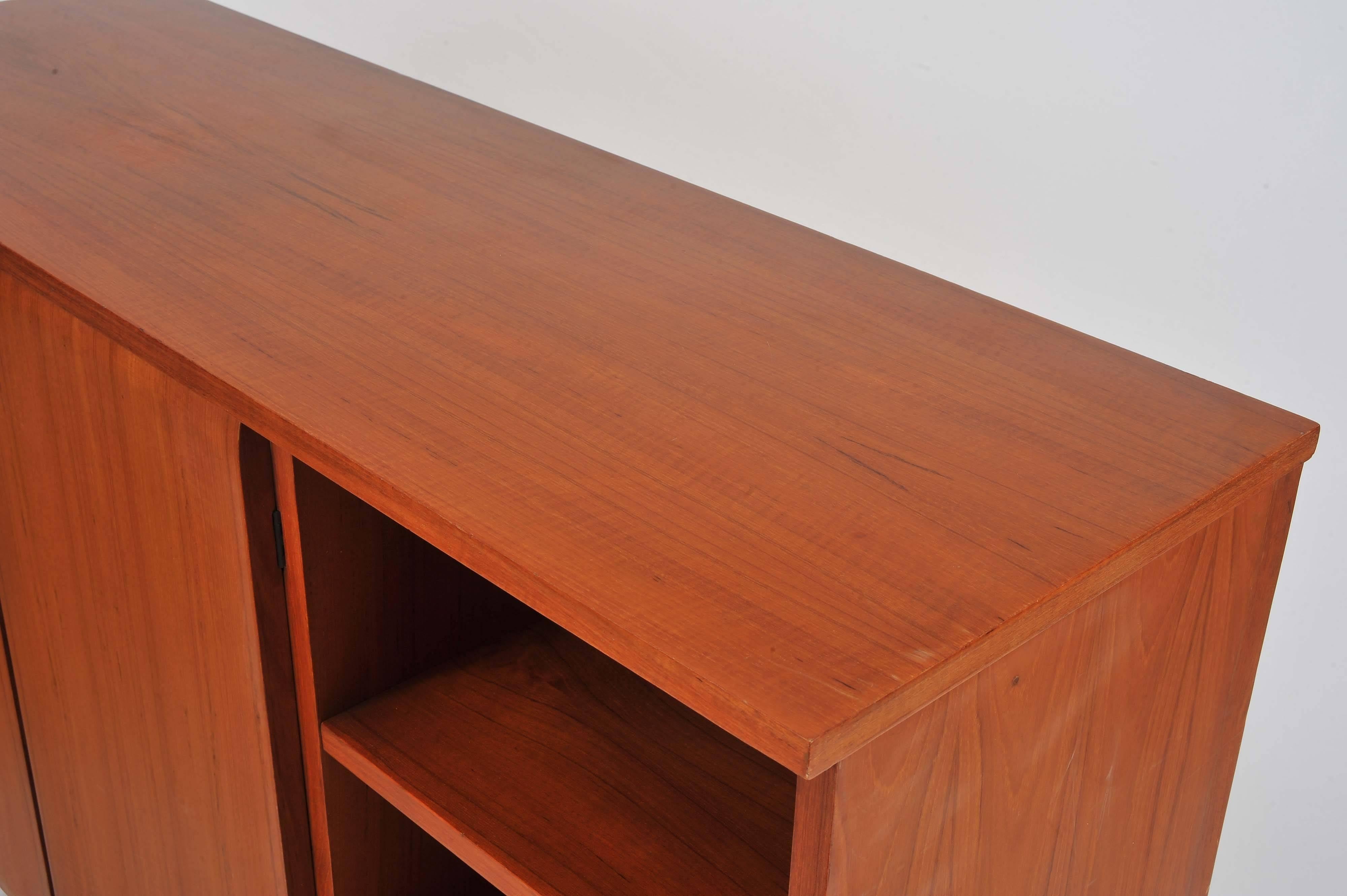 Sideboard in Cherry Wood 3
