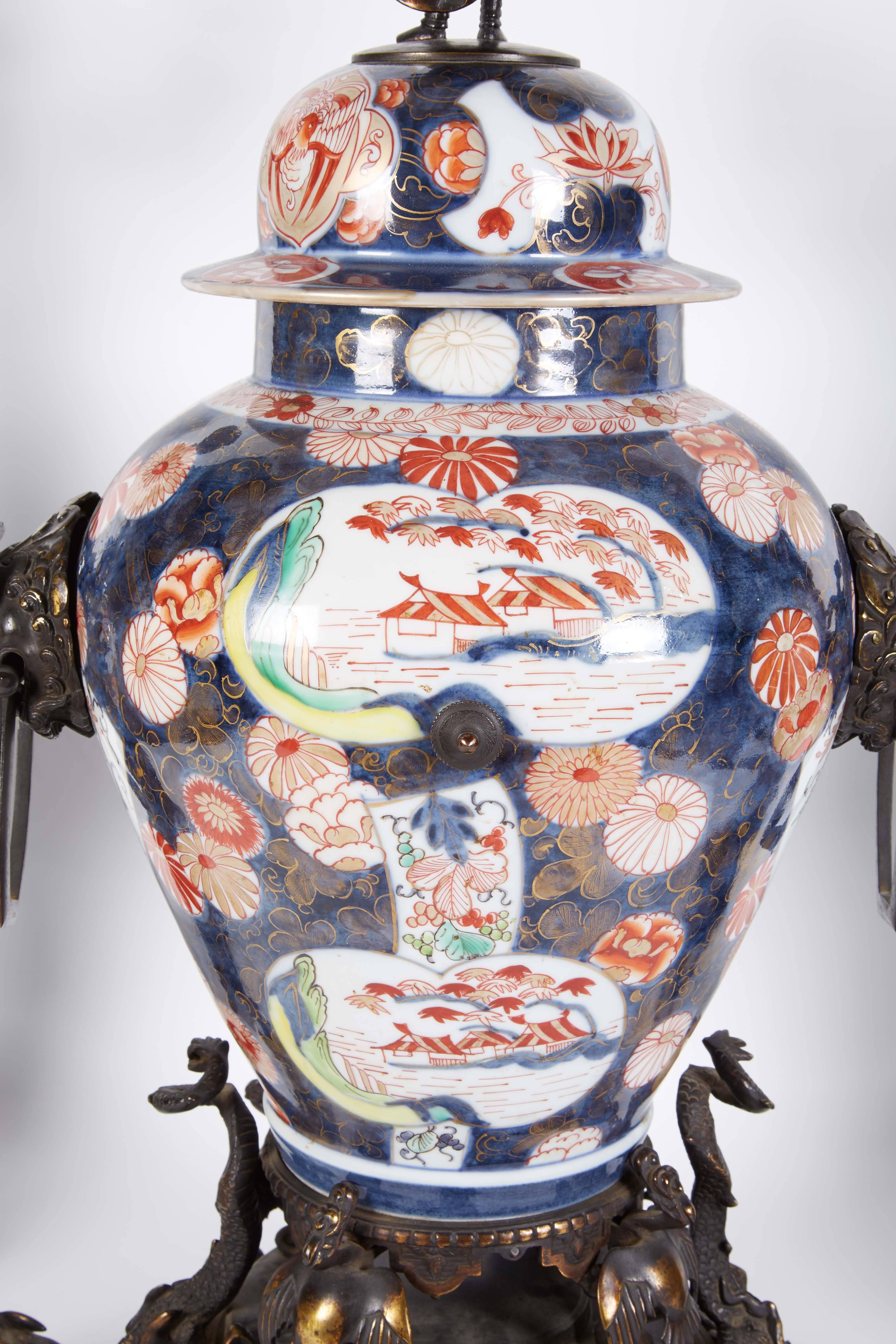 French Japonisme Parcel-Gilt Patinated Bronze Imari Porcelain Clock Garniture 2