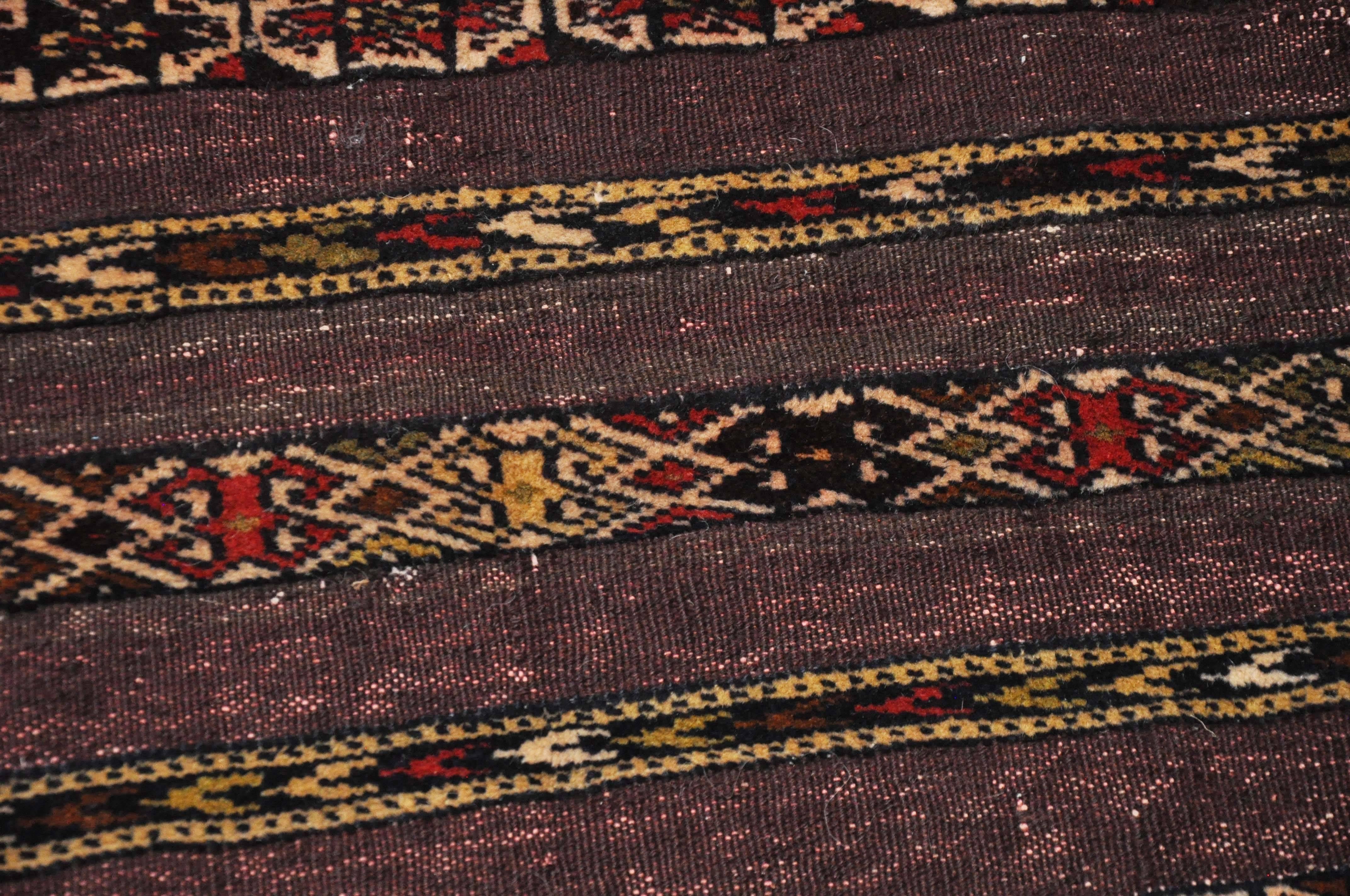 Early 20th Century, Hand-Knotted Afghani Wool Rug 1