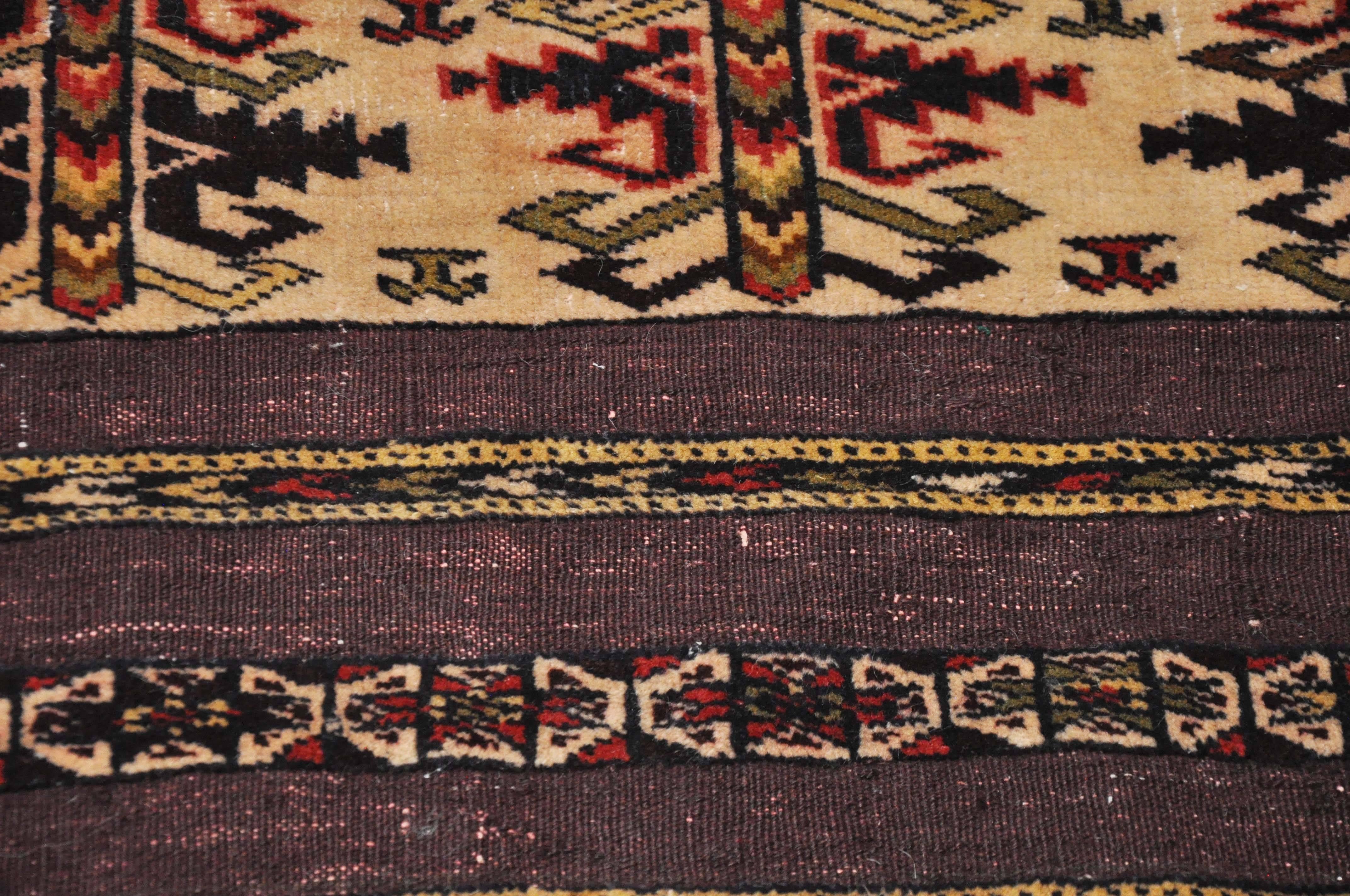 Early 20th Century, Hand-Knotted Afghani Wool Rug 2