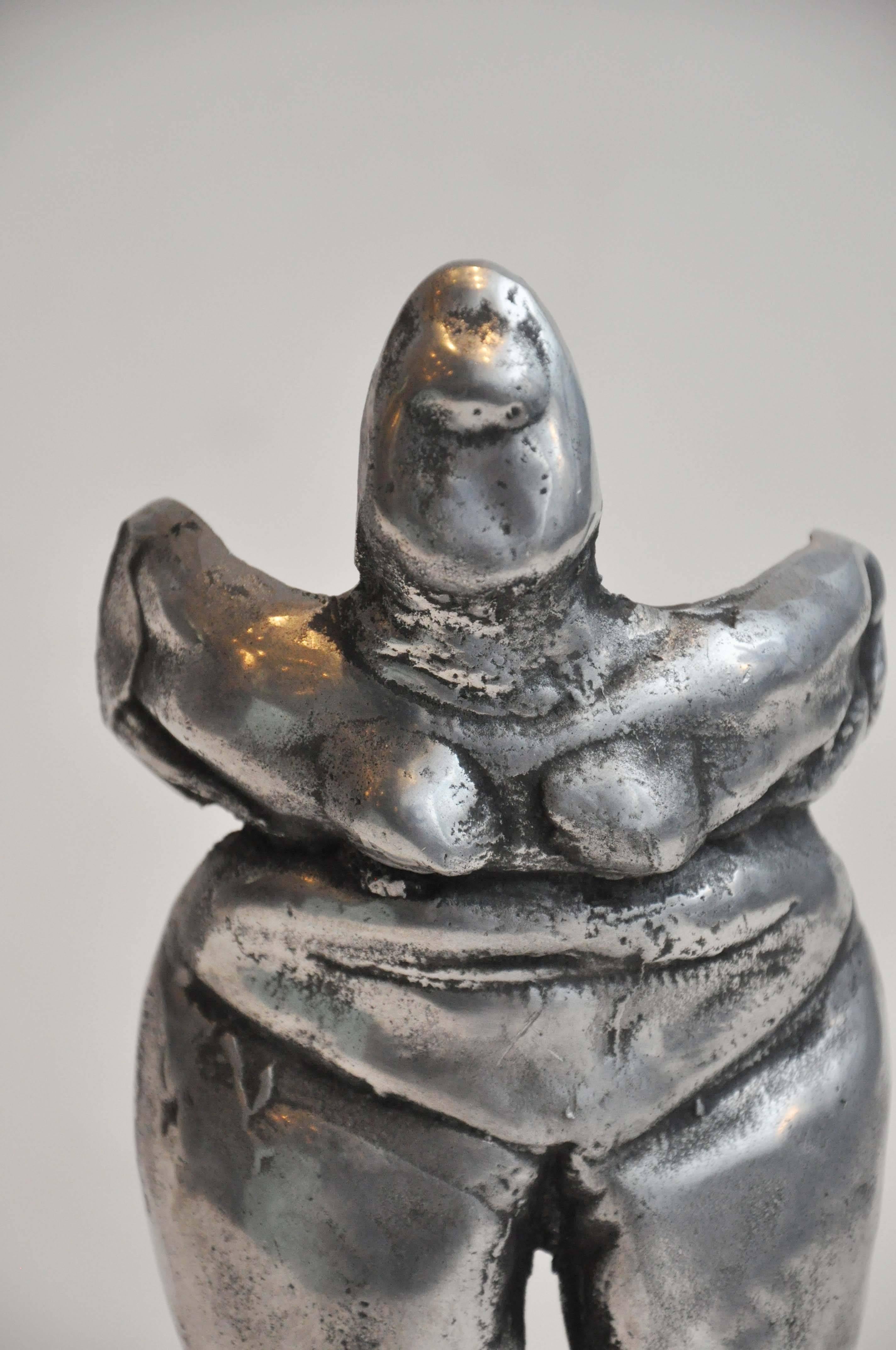 XX secolo Piccola scultura da studio figurativa in metallo argentato dell'Uruguay dei primi del 20° secolo in vendita
