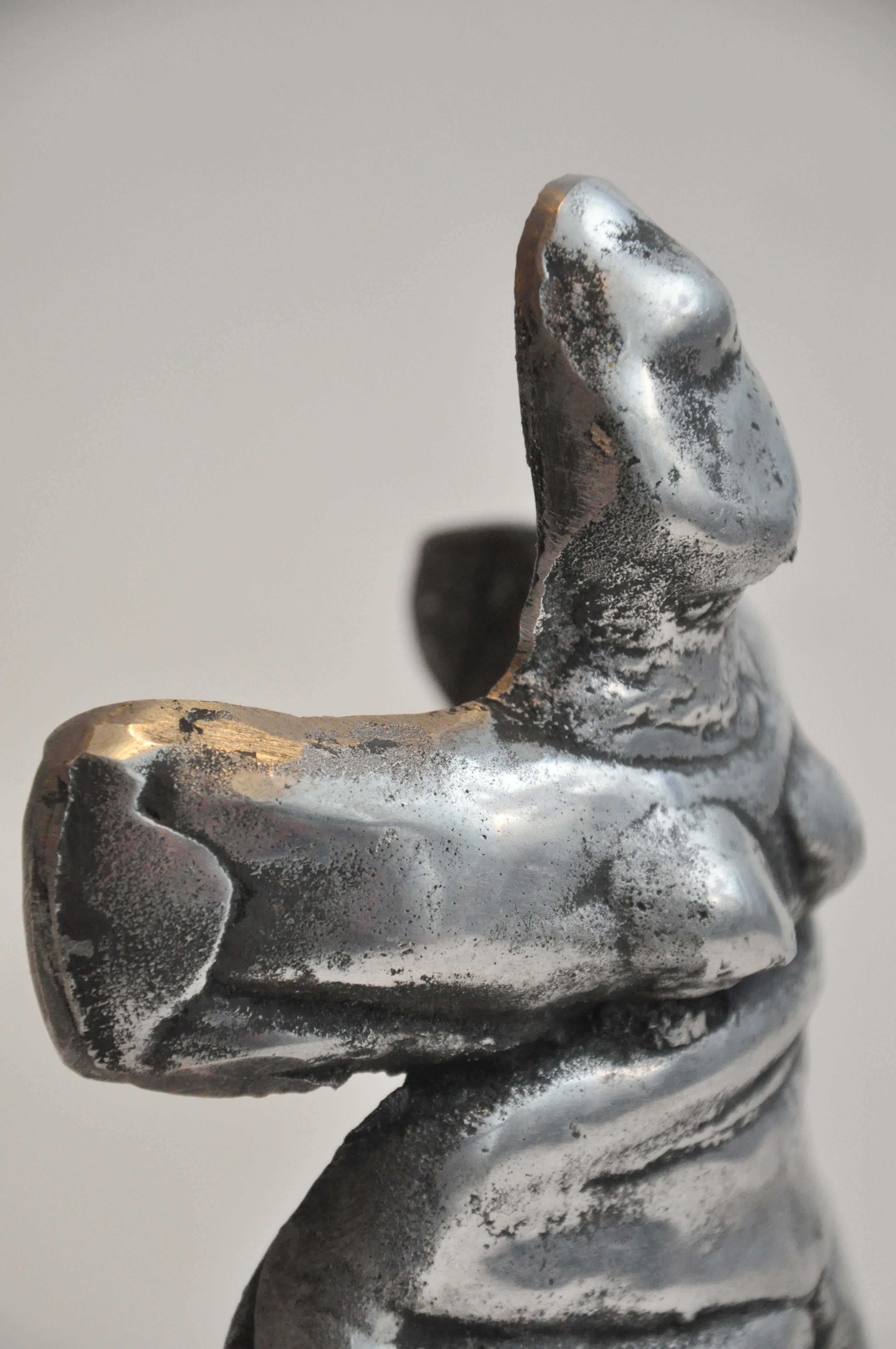Piccola scultura da studio figurativa in metallo argentato dell'Uruguay dei primi del 20° secolo in vendita 2