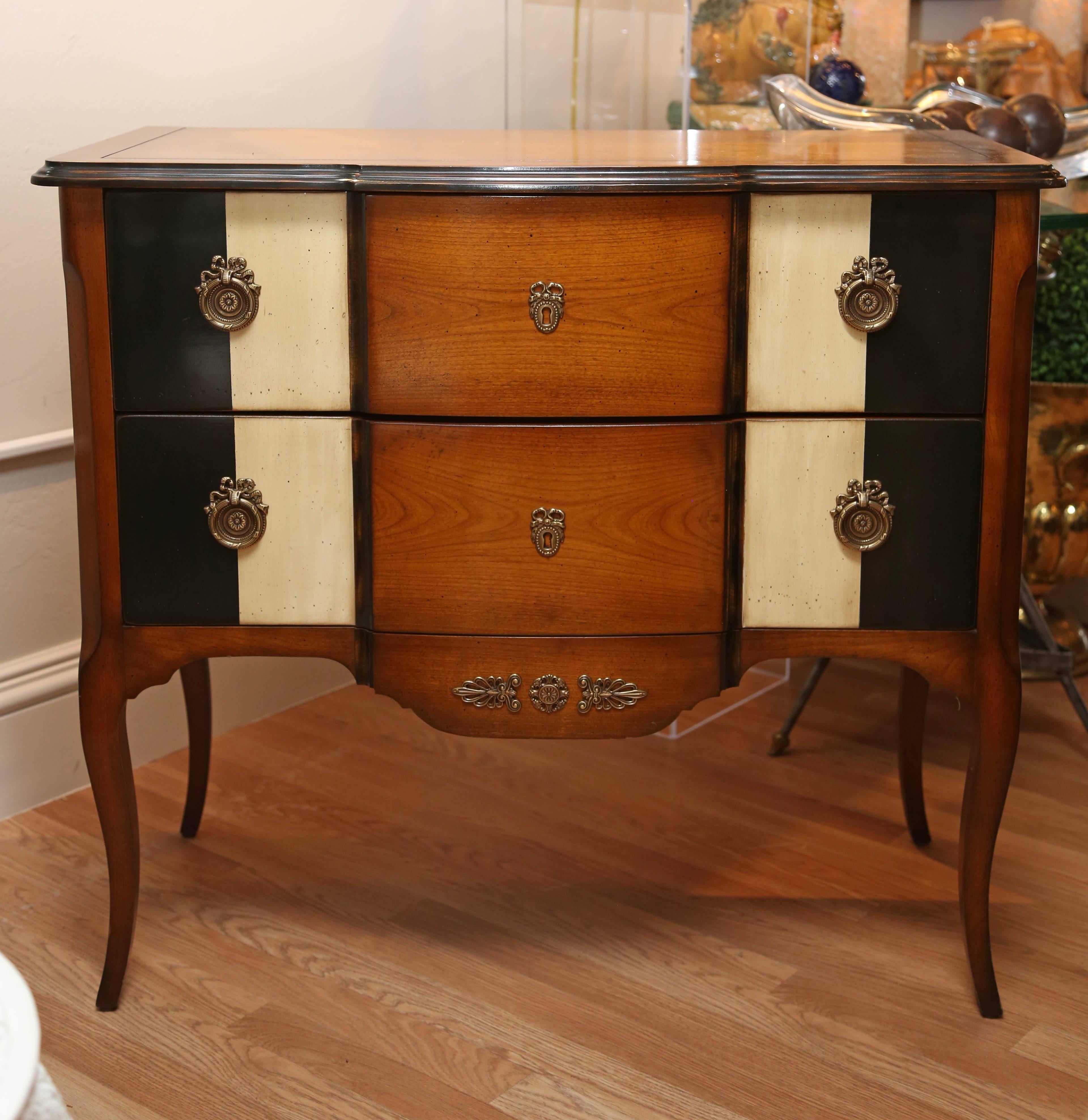 Italian Louis XV Style Chest of Drawers For Sale