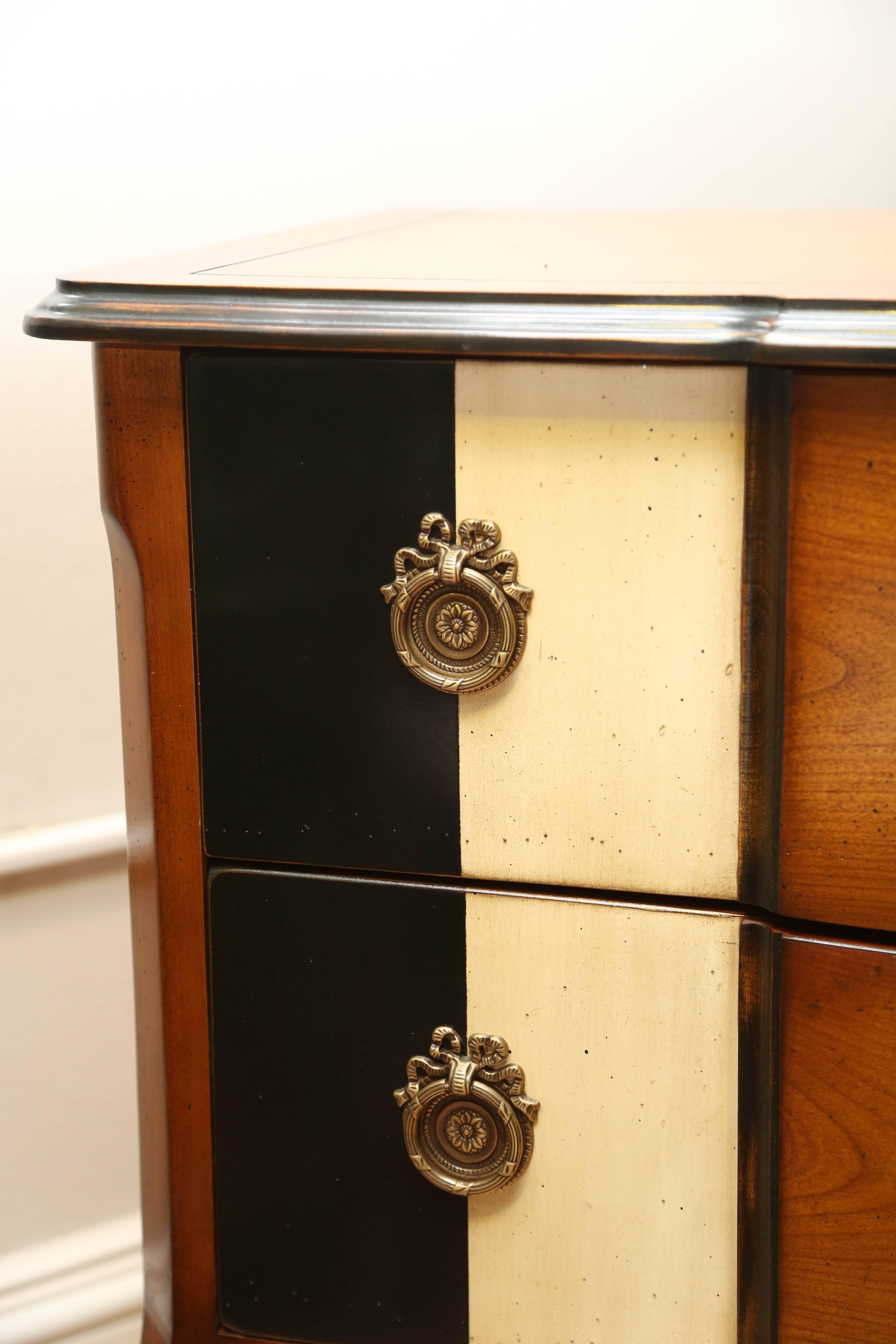 Louis XV Style Chest of Drawers In Good Condition For Sale In West Palm Beach, FL