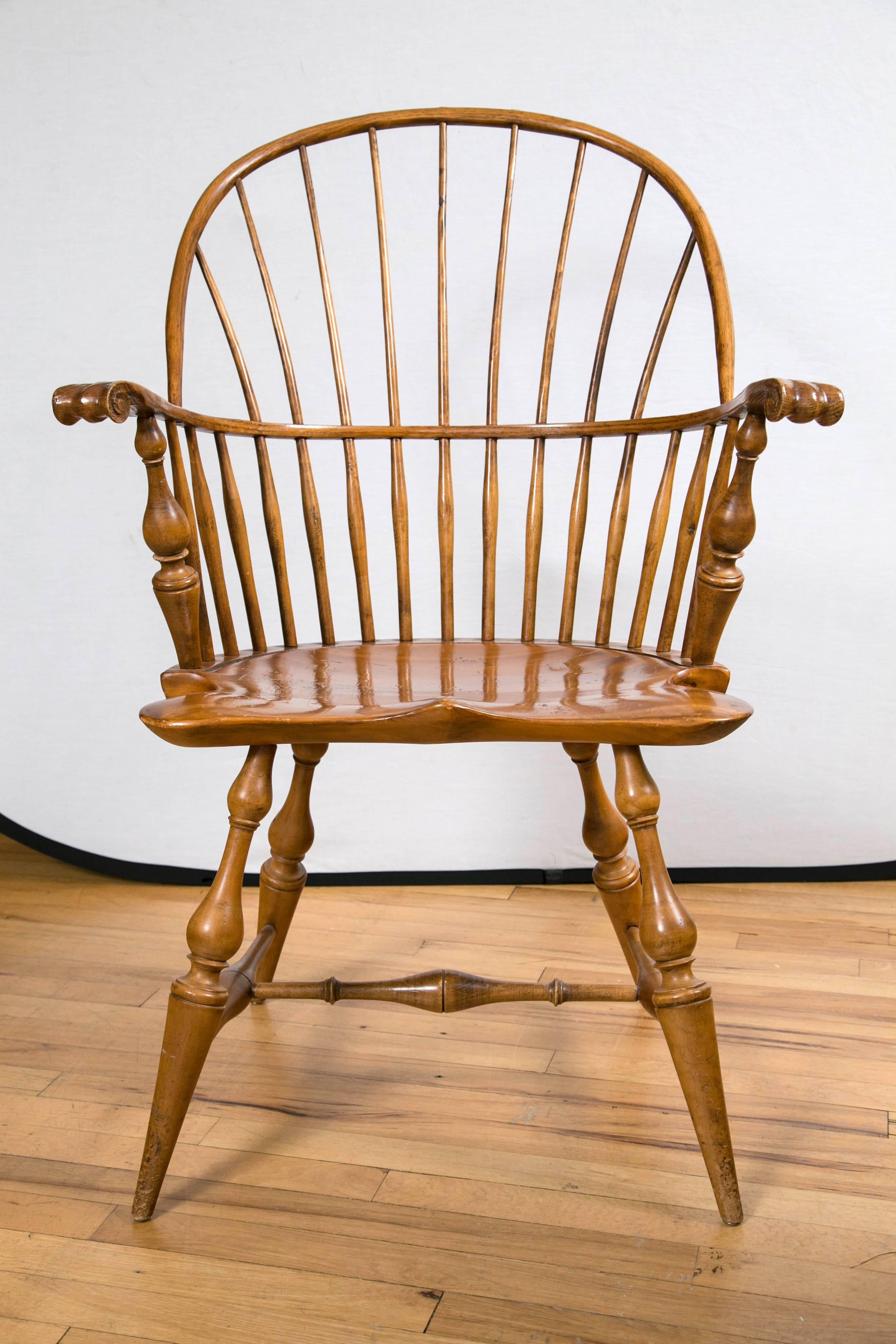 windsor arm chair