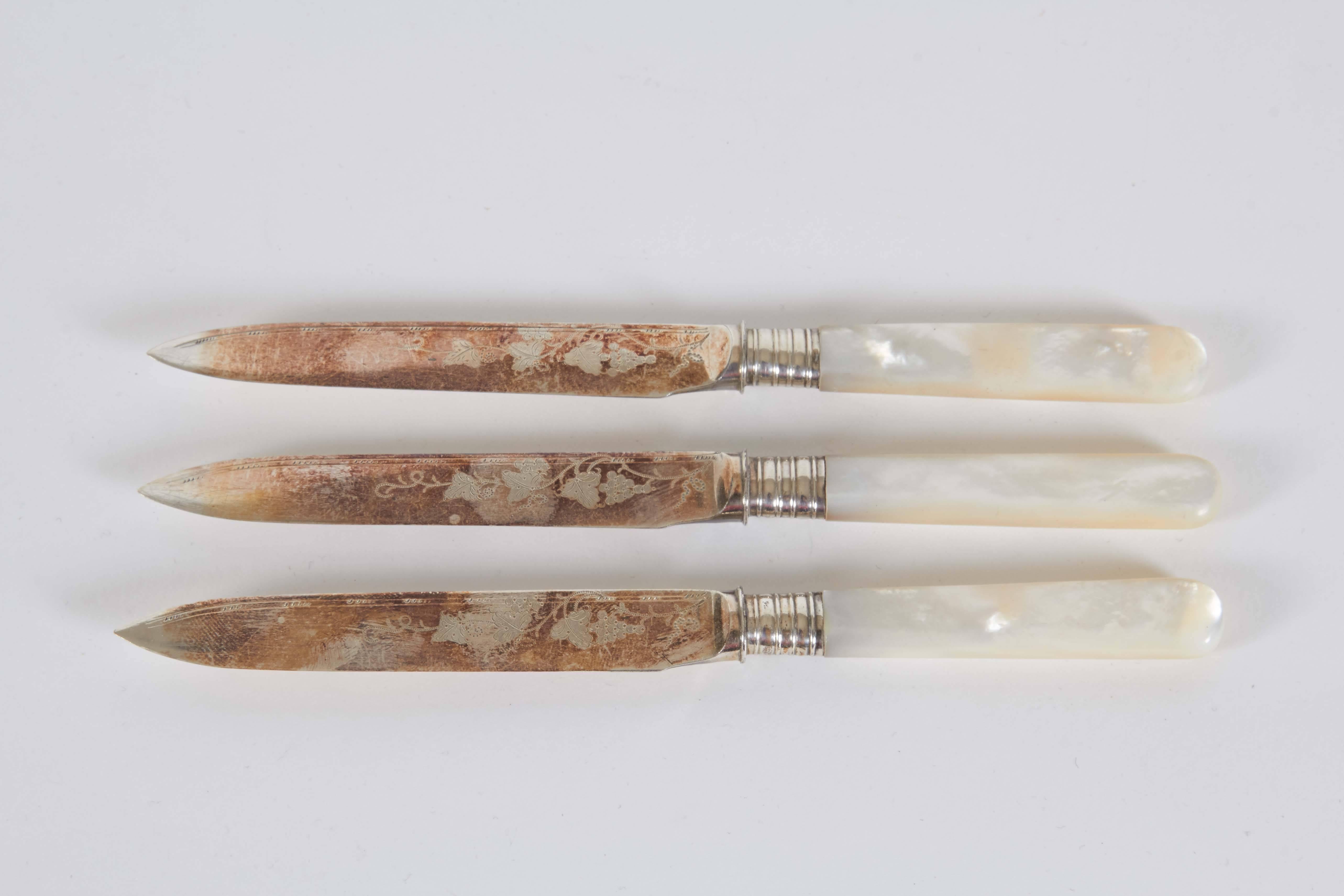Silverware Set, 24 Engraved Pieces with Mother-of-Pearl in Lined Box In Good Condition In New York, NY