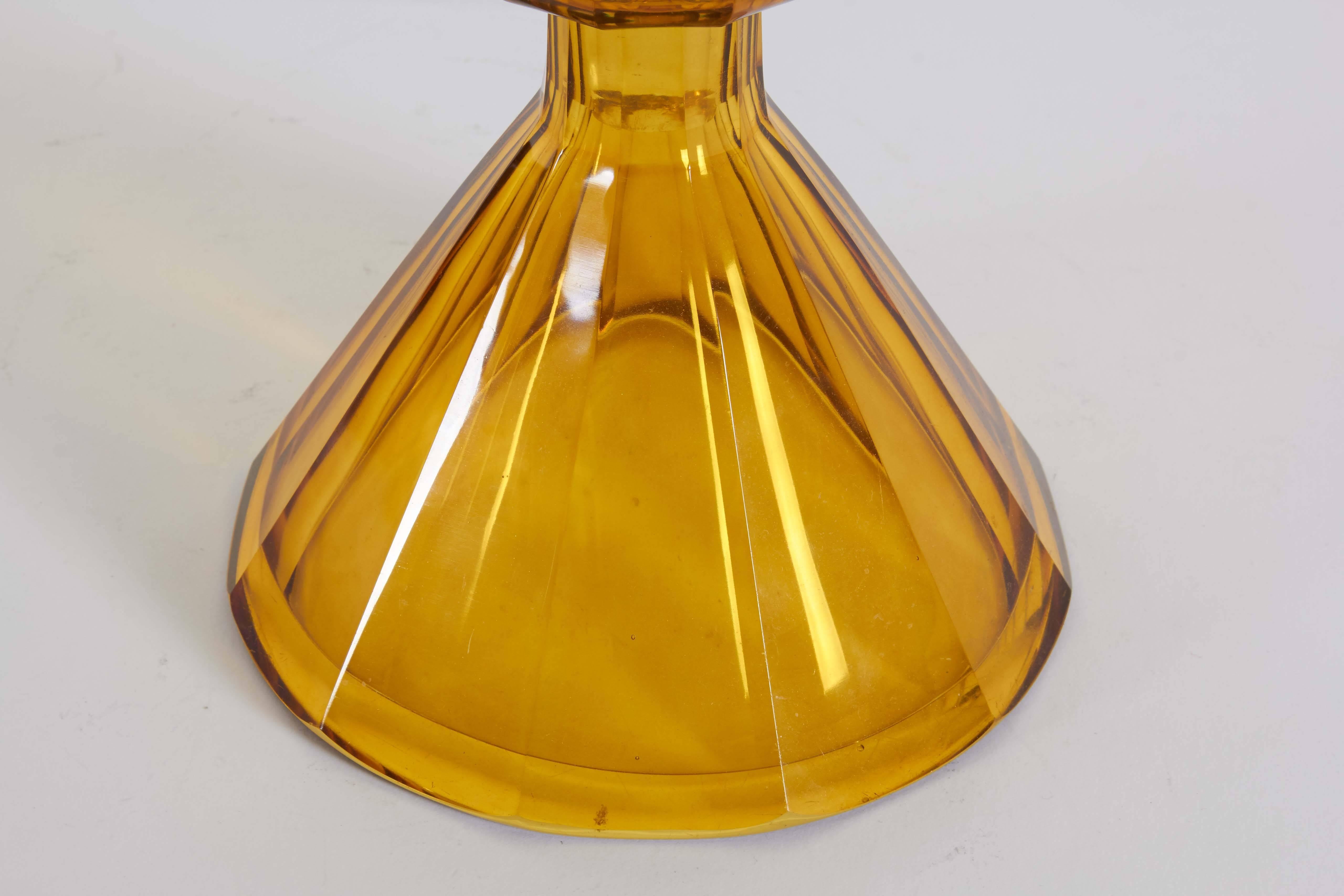 Yellow Decanter with Stopper In Good Condition For Sale In New York, NY