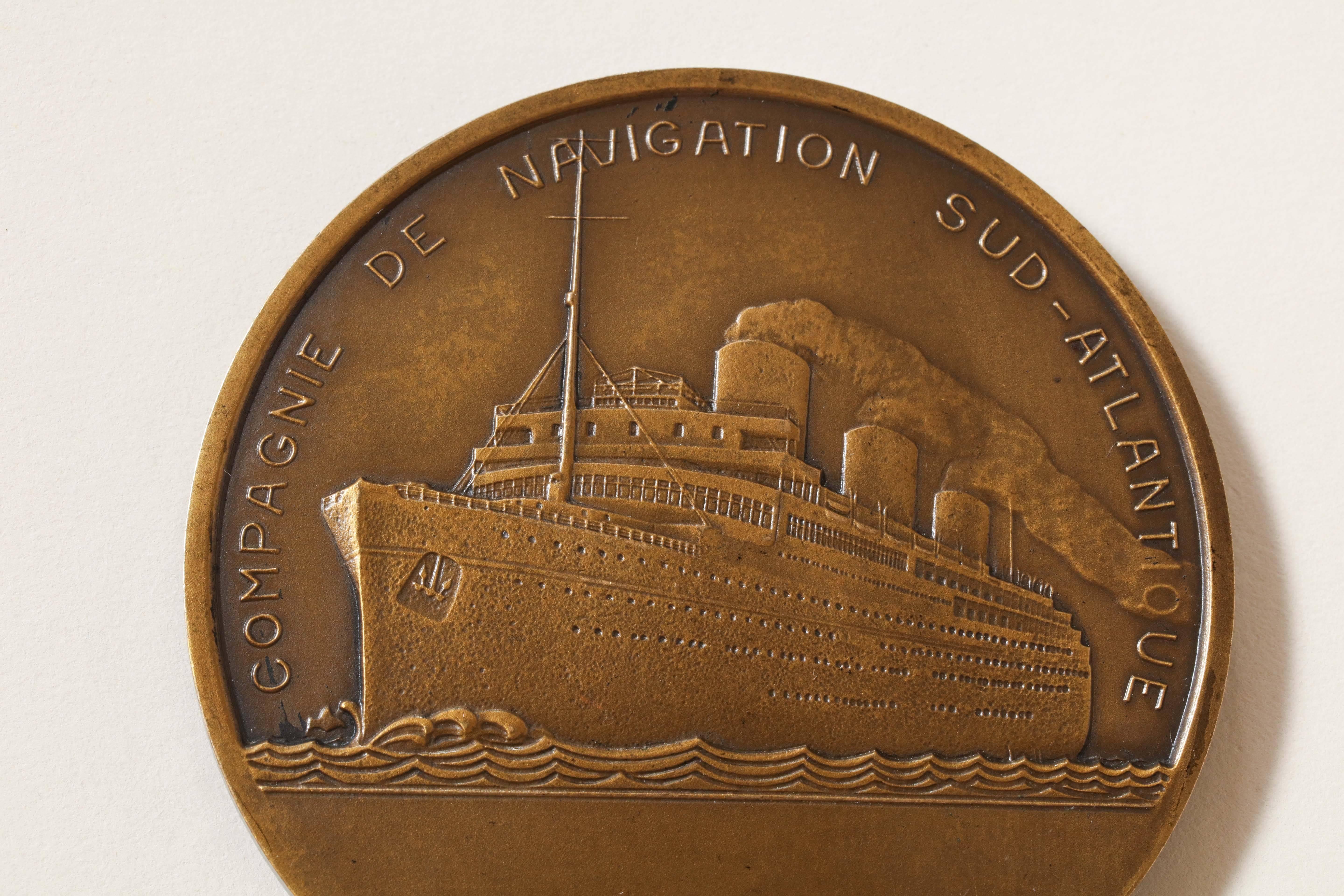 20th Century French Art Deco Bronze Medal Commemorating the SS L'Atlantique, 1931 For Sale