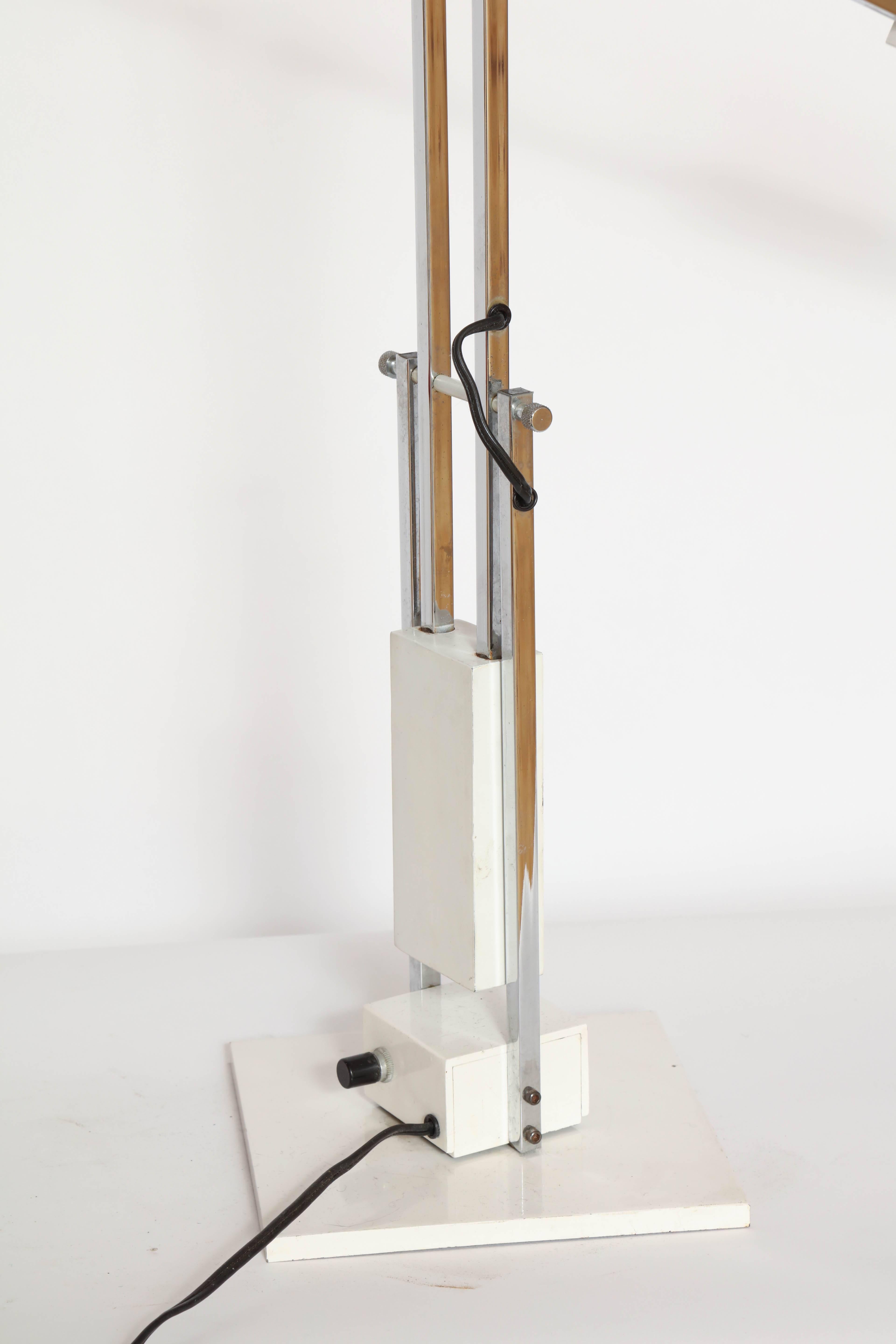 Robert Sonneman Articulated Table Lamp Mid Century Modern circa 1960s In Good Condition For Sale In New York, NY