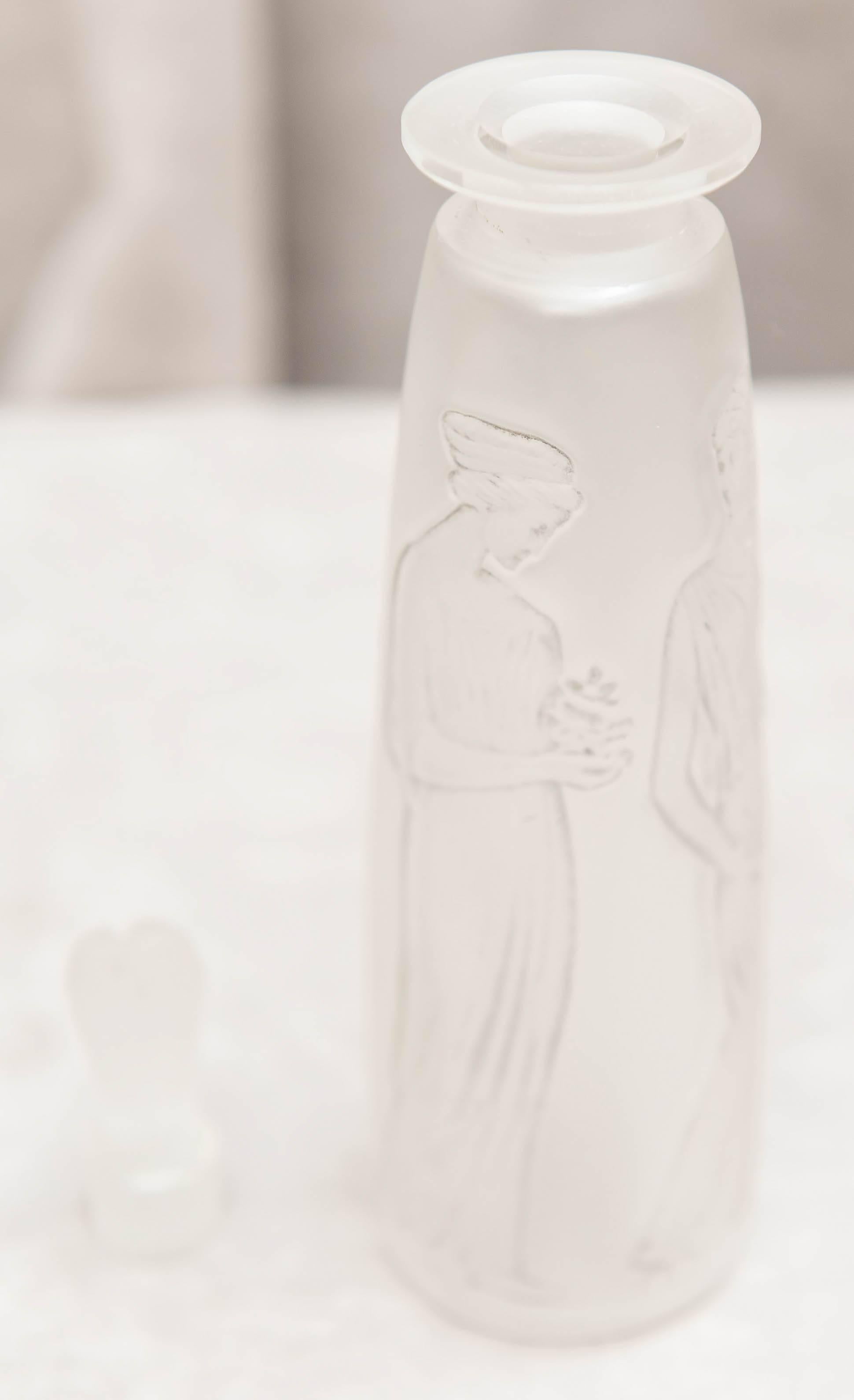 Lalique Perfume Bottle In Excellent Condition In Petaluma, CA