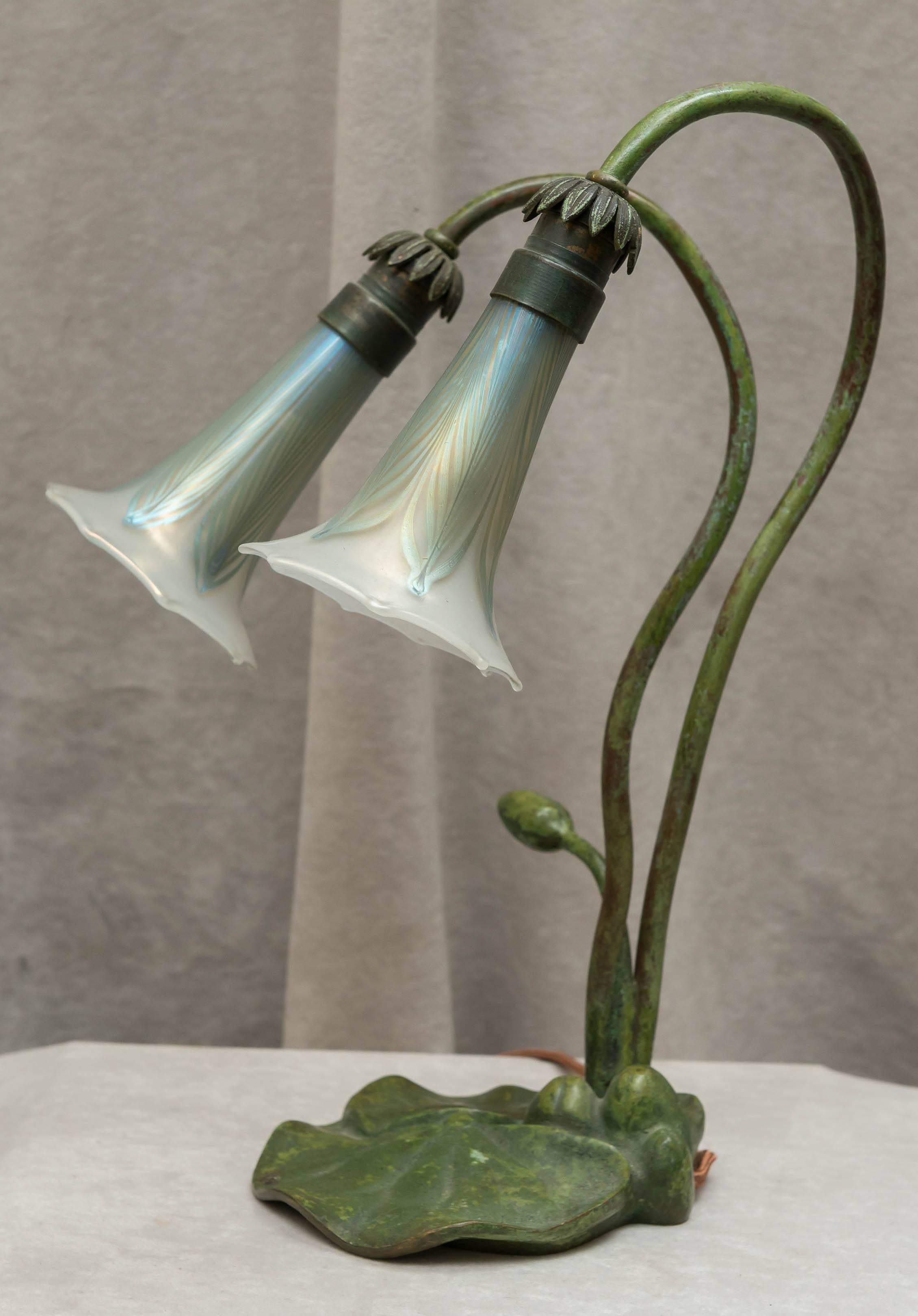 Austrian Art Nouveau Two-Light Lilly Lamp with Pulled Feather Blown Shades 3