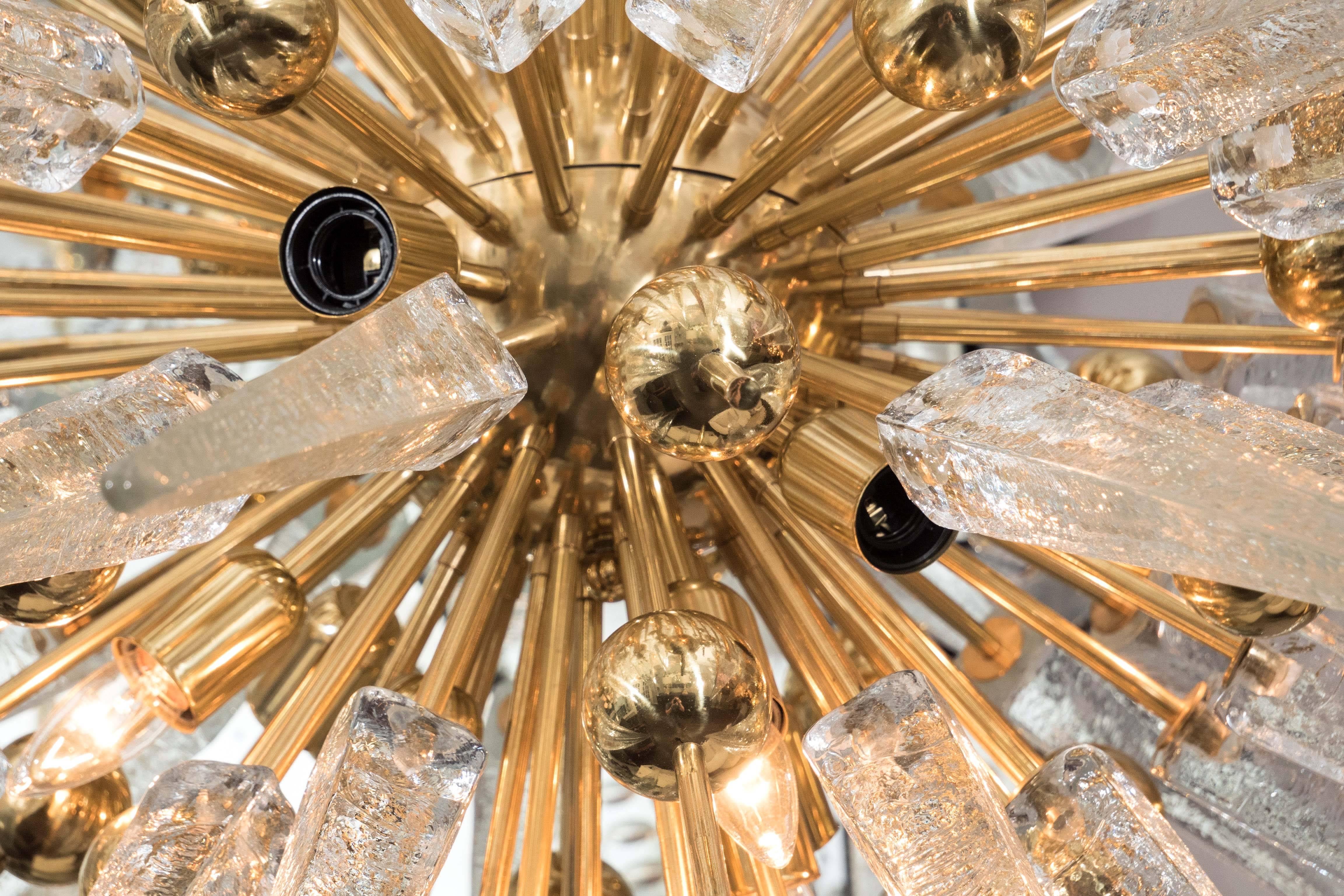 XXIe siècle et contemporain Sputnik à pointes en verre de Murano transparent avec sphères intérieures en laiton en vente