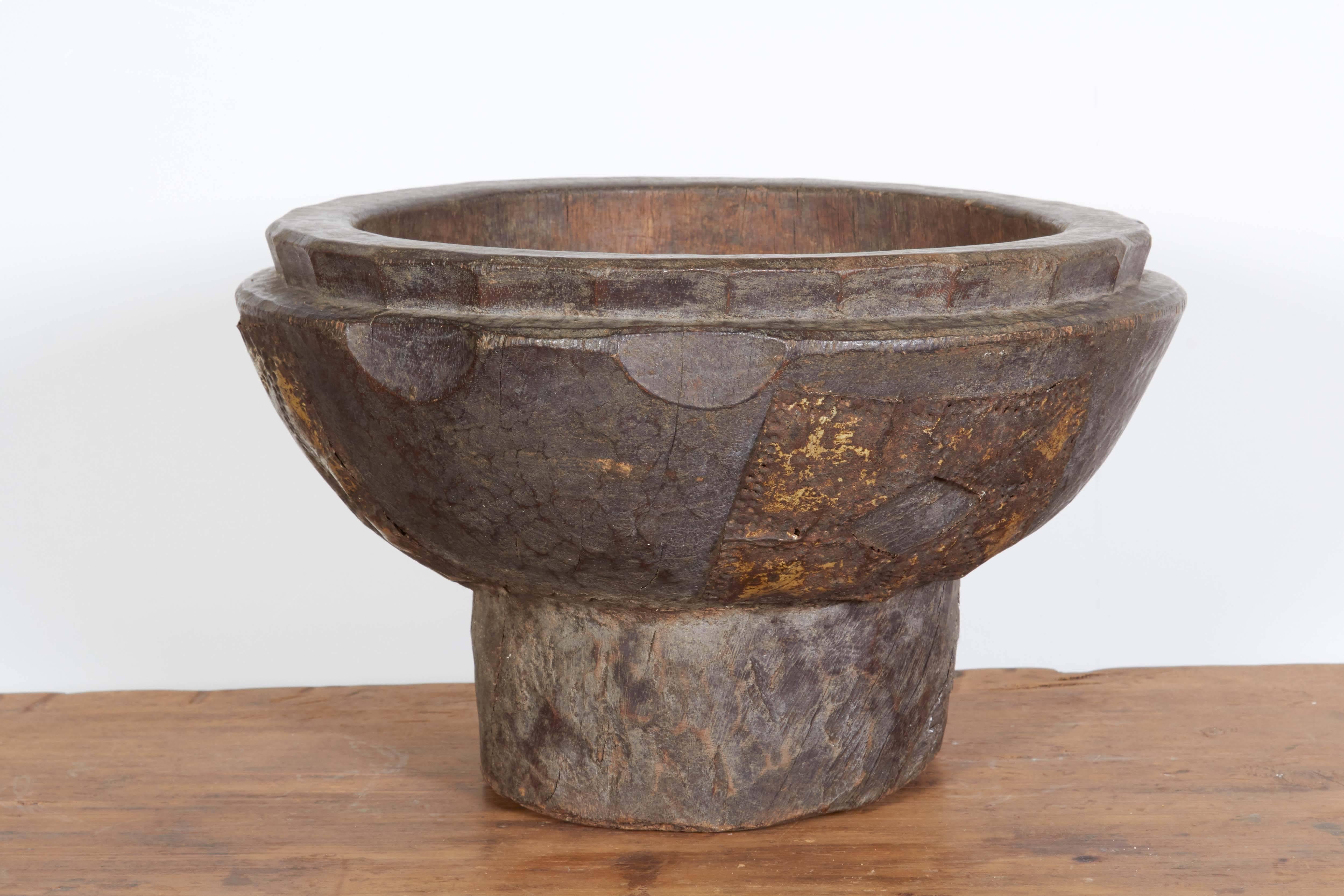 Heavy Antique Wood and Metal Primitive West African Bowl In Good Condition In New York, NY