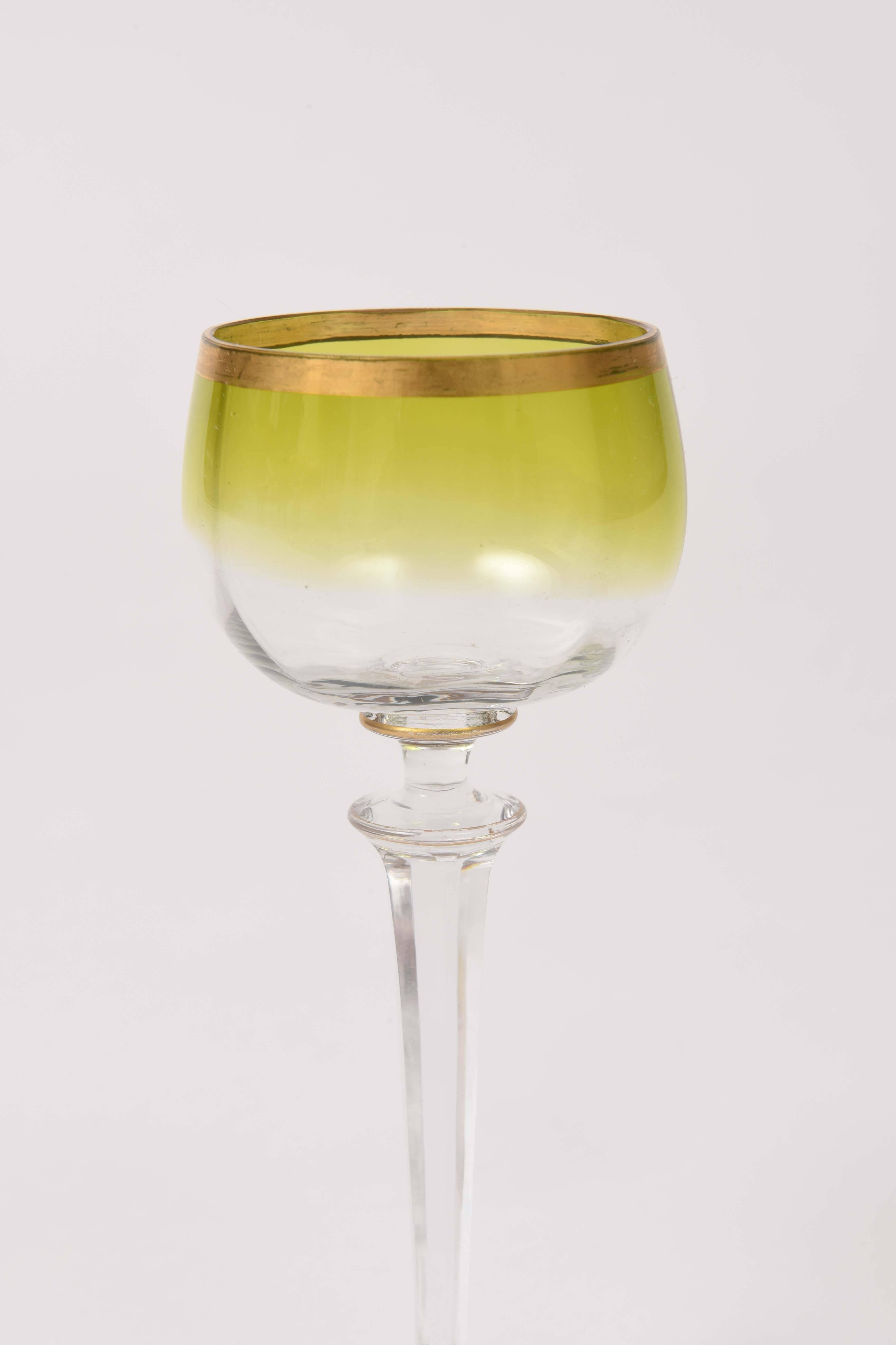 12 Chartreuse Green Wine Goblets Mouth Blown With Hand Trimmed Gold In Good Condition In West Palm Beach, FL