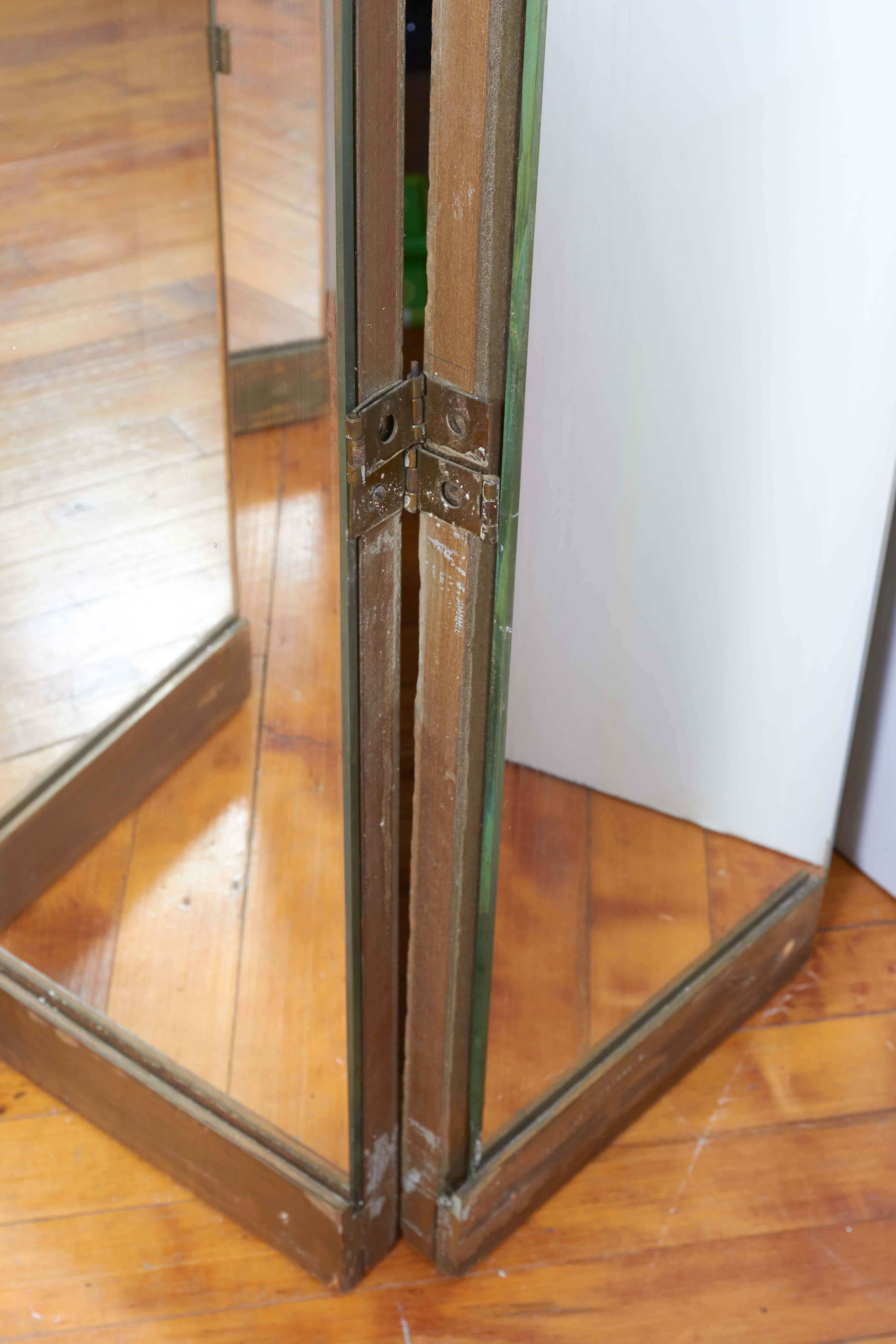 Pair of Arched Five-Panel Room Dividers In Good Condition In Astoria, NY