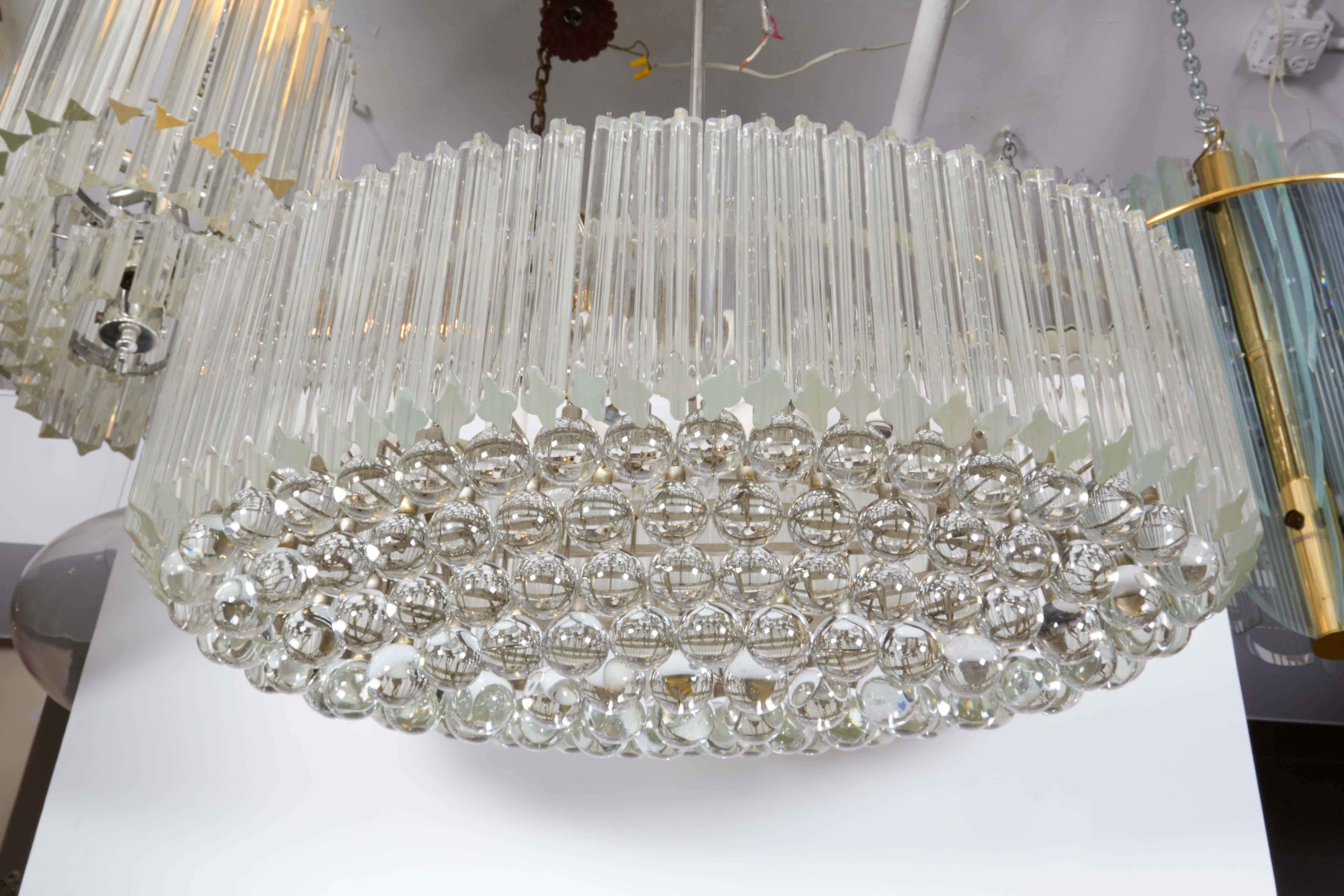 Venini Quatro Punta Prism Oval Chandelier with Crystal Balls In Good Condition In Astoria, NY