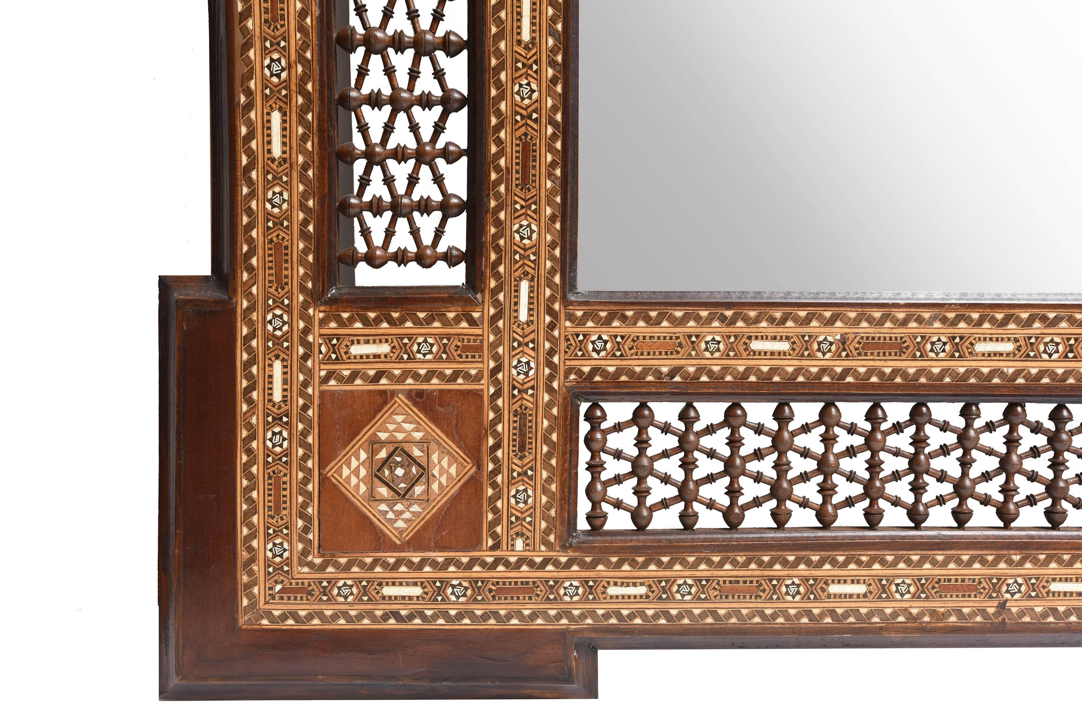 Spanish Marquetry Mirror In Good Condition For Sale In Milan, IT