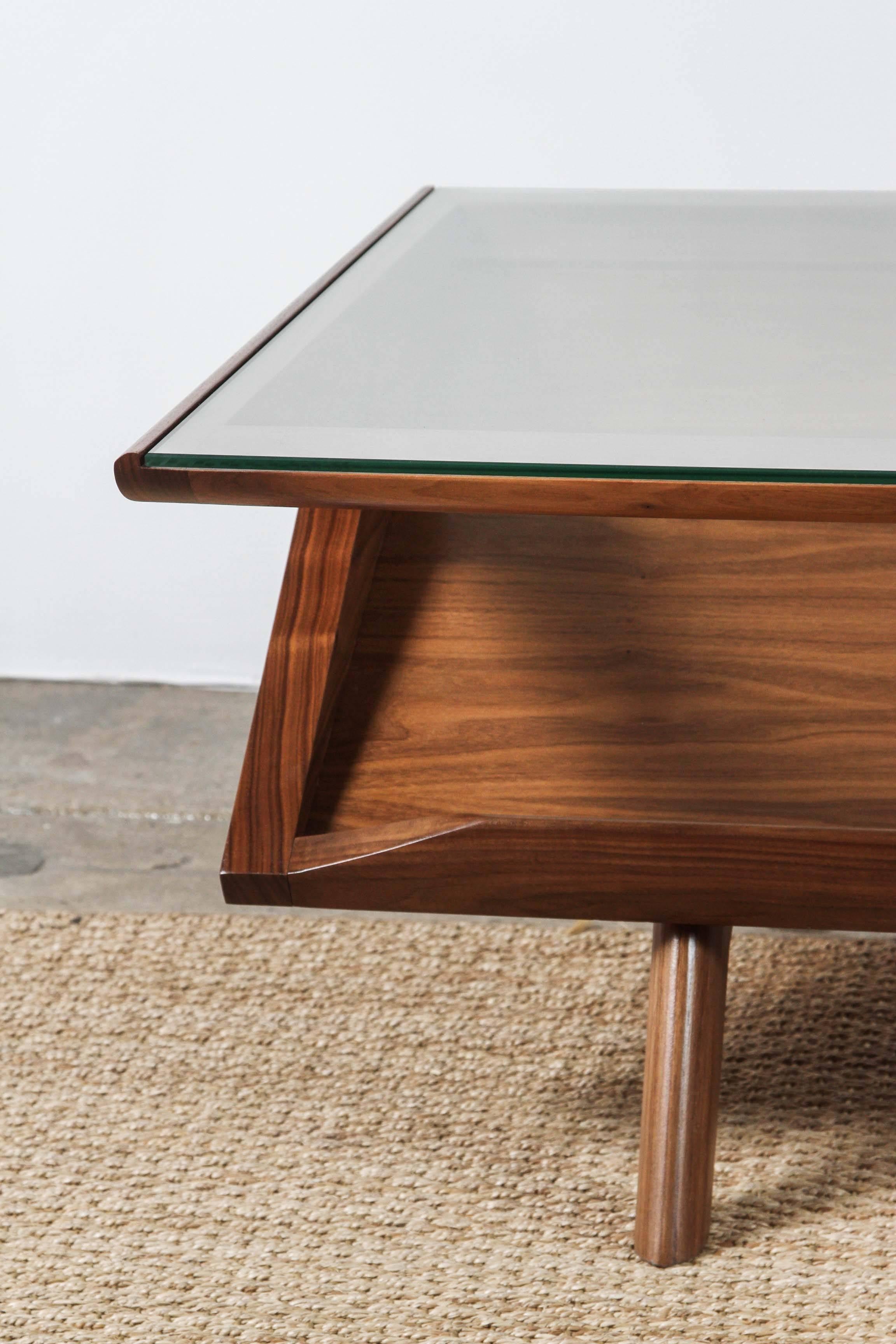 Mid-Century Style Walnut Magazine Coffee Table In Good Condition For Sale In Santa Monica, CA