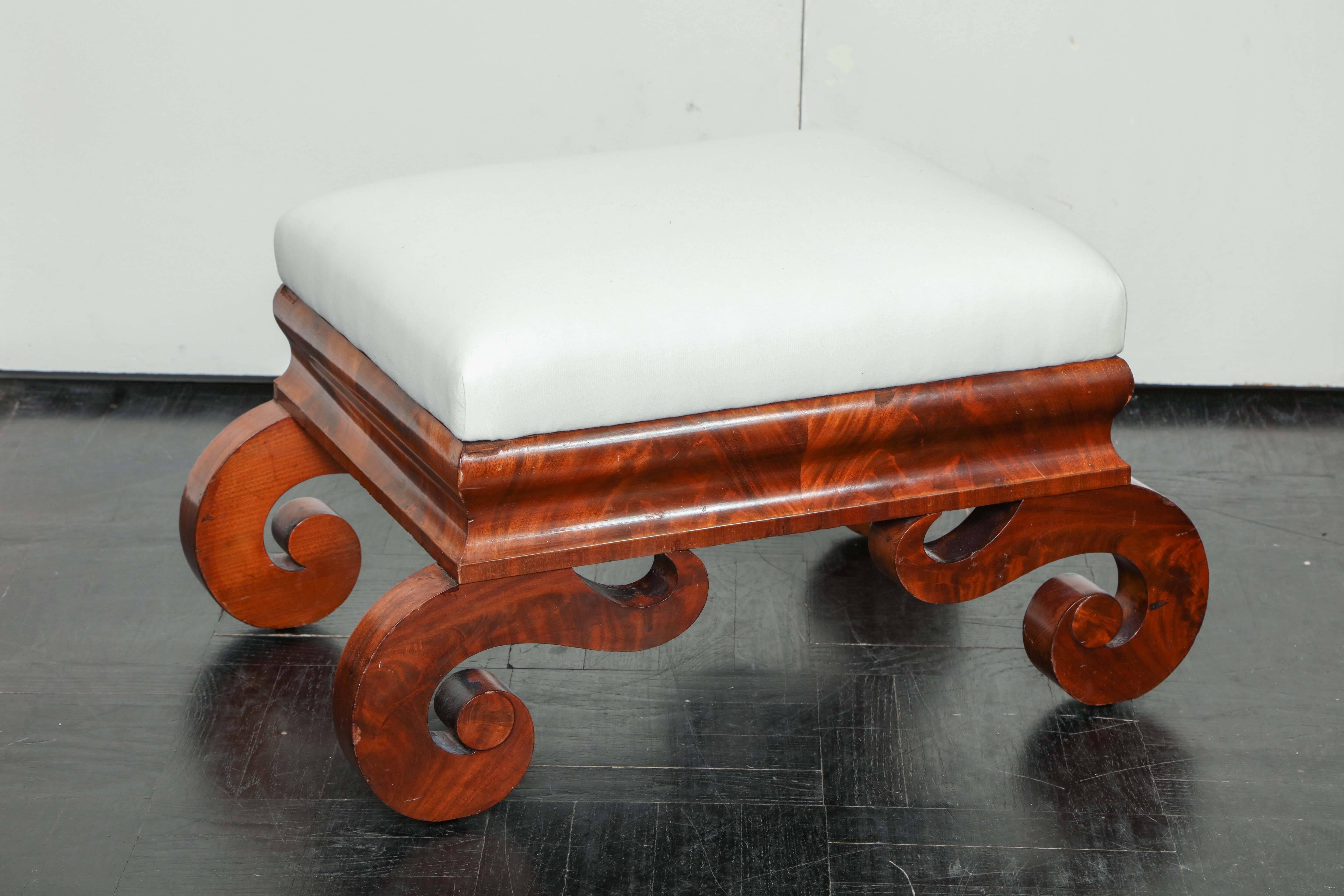 Late 19th century mahogany bench, inscrolled legs.