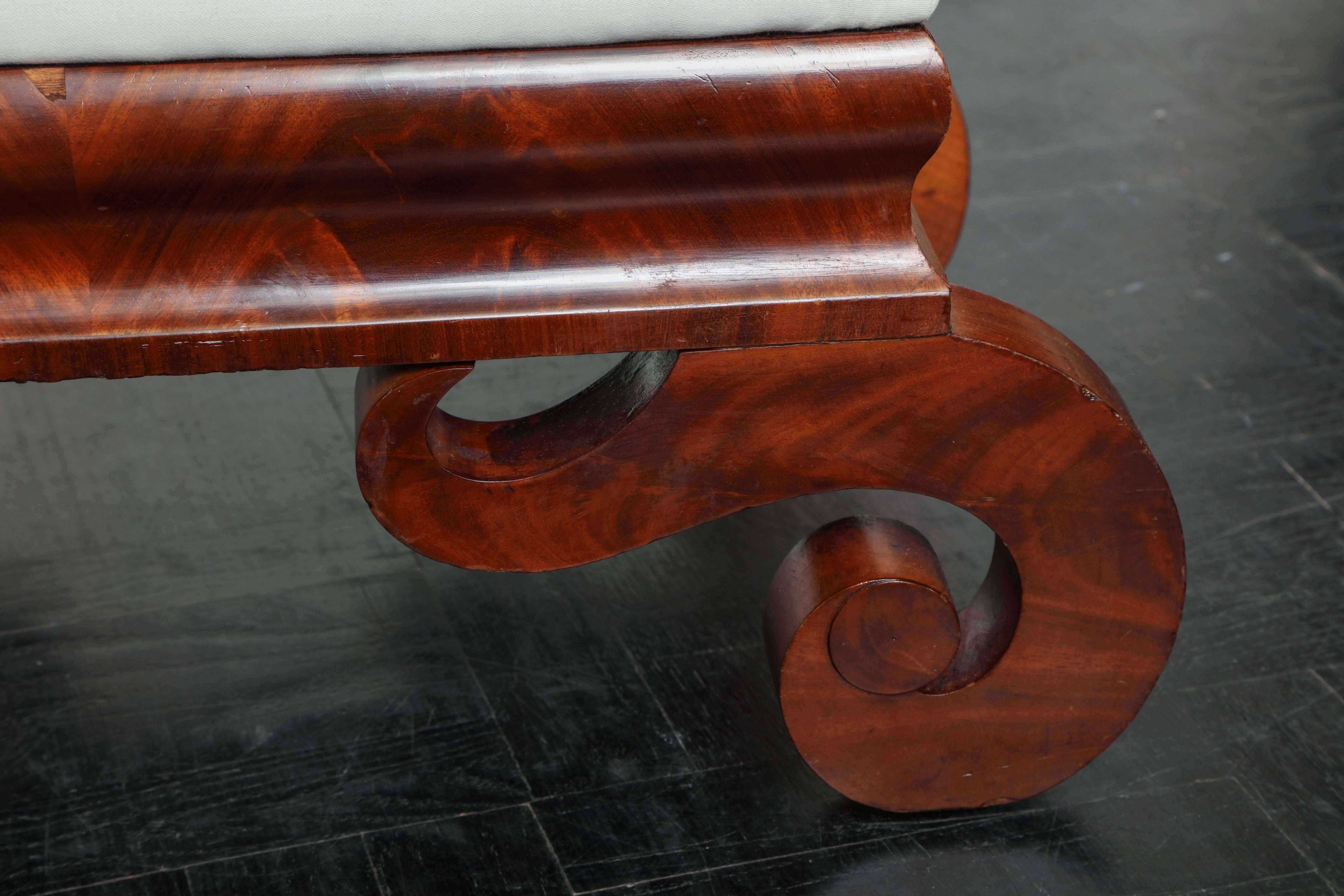 Late 19th Century Mahogany Bench, Inscrolled Legs For Sale 3