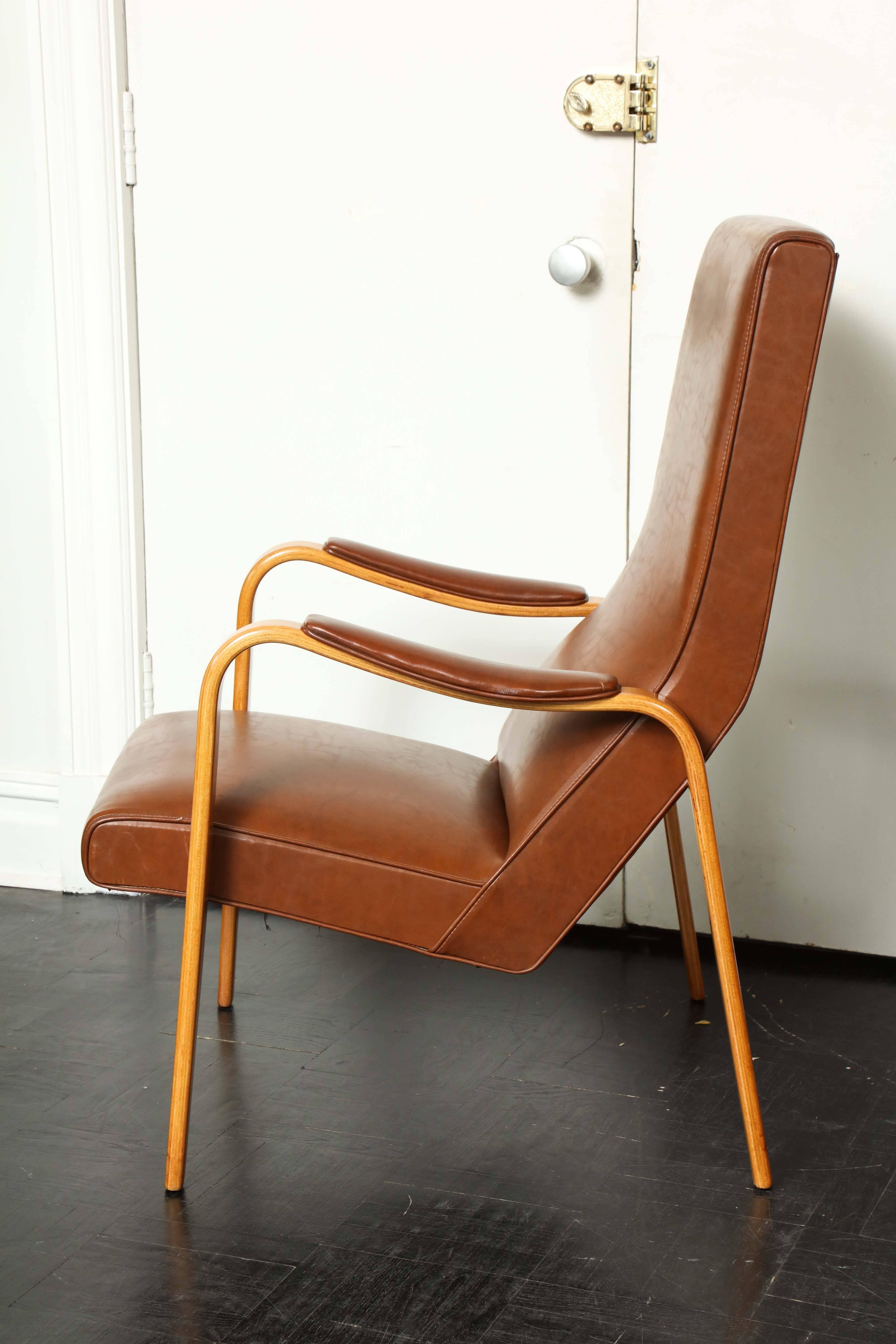 French Mid-20th Century Walnut and Leather Open Armchair For Sale