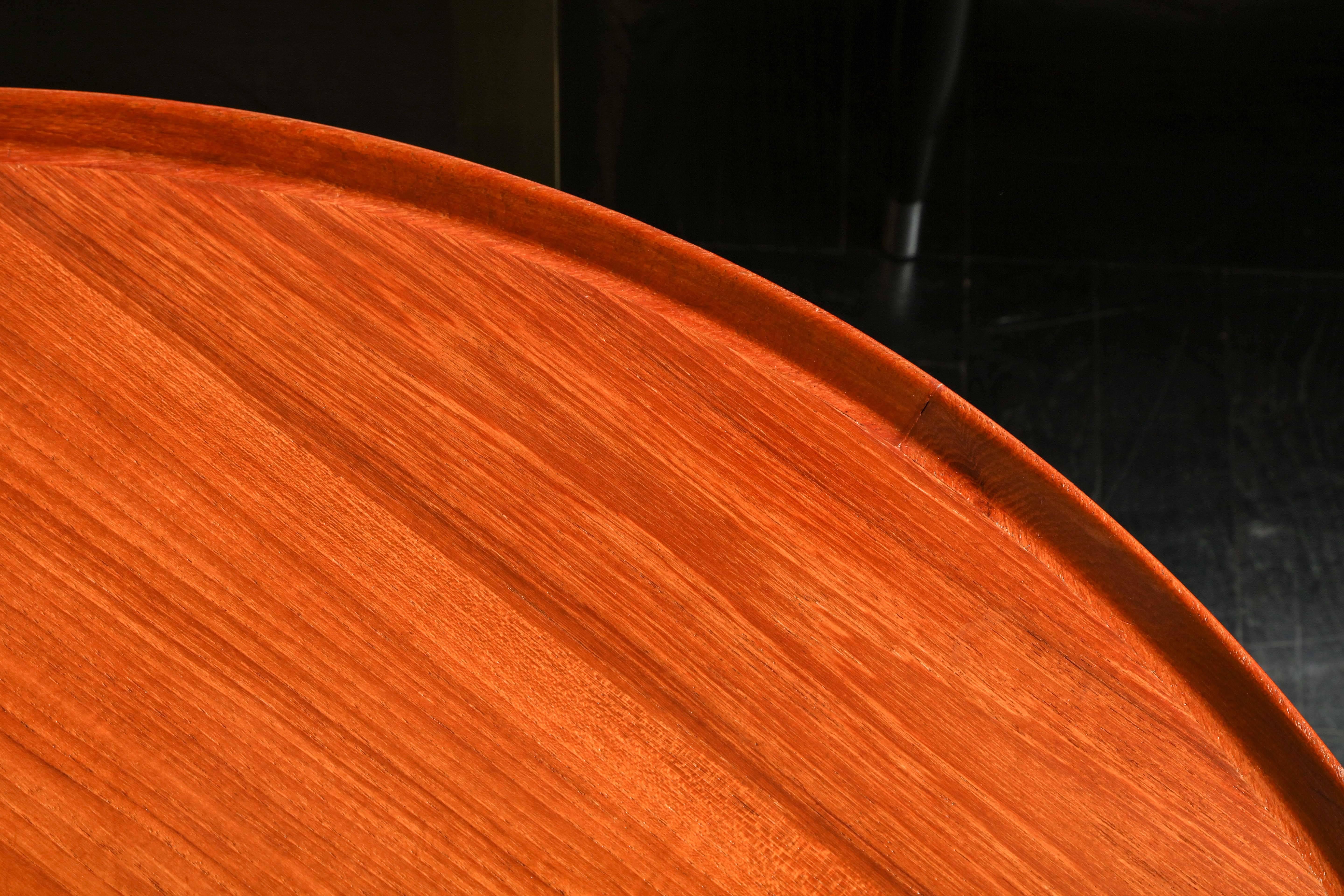 Mid-Century Circular Teak Two-Tier Cocktail Table In Good Condition In New York, NY