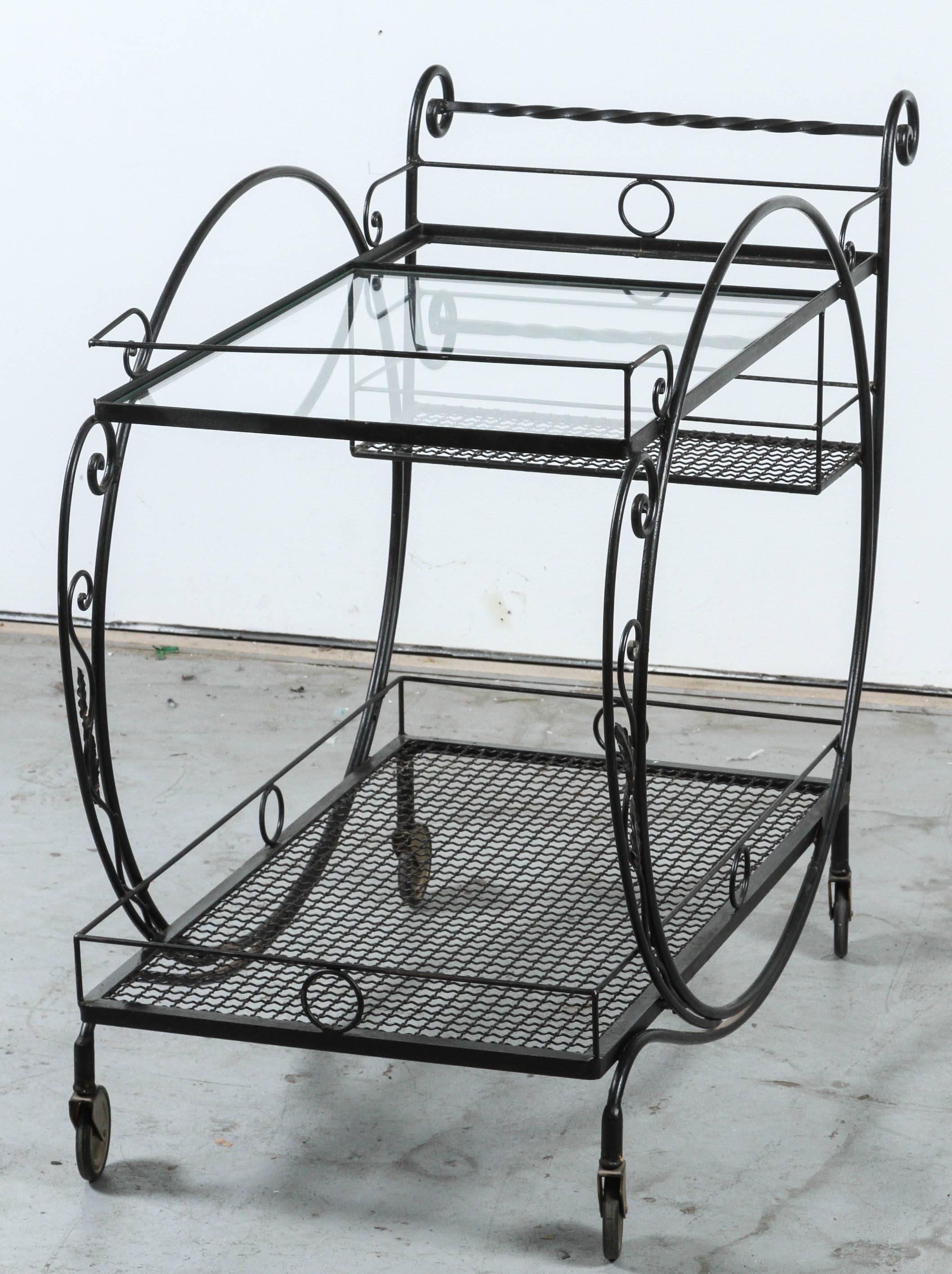 1940s, Salterini Wrought Iron Rolling Outdoor Bar Serving Cart In Excellent Condition In santa monica, CA