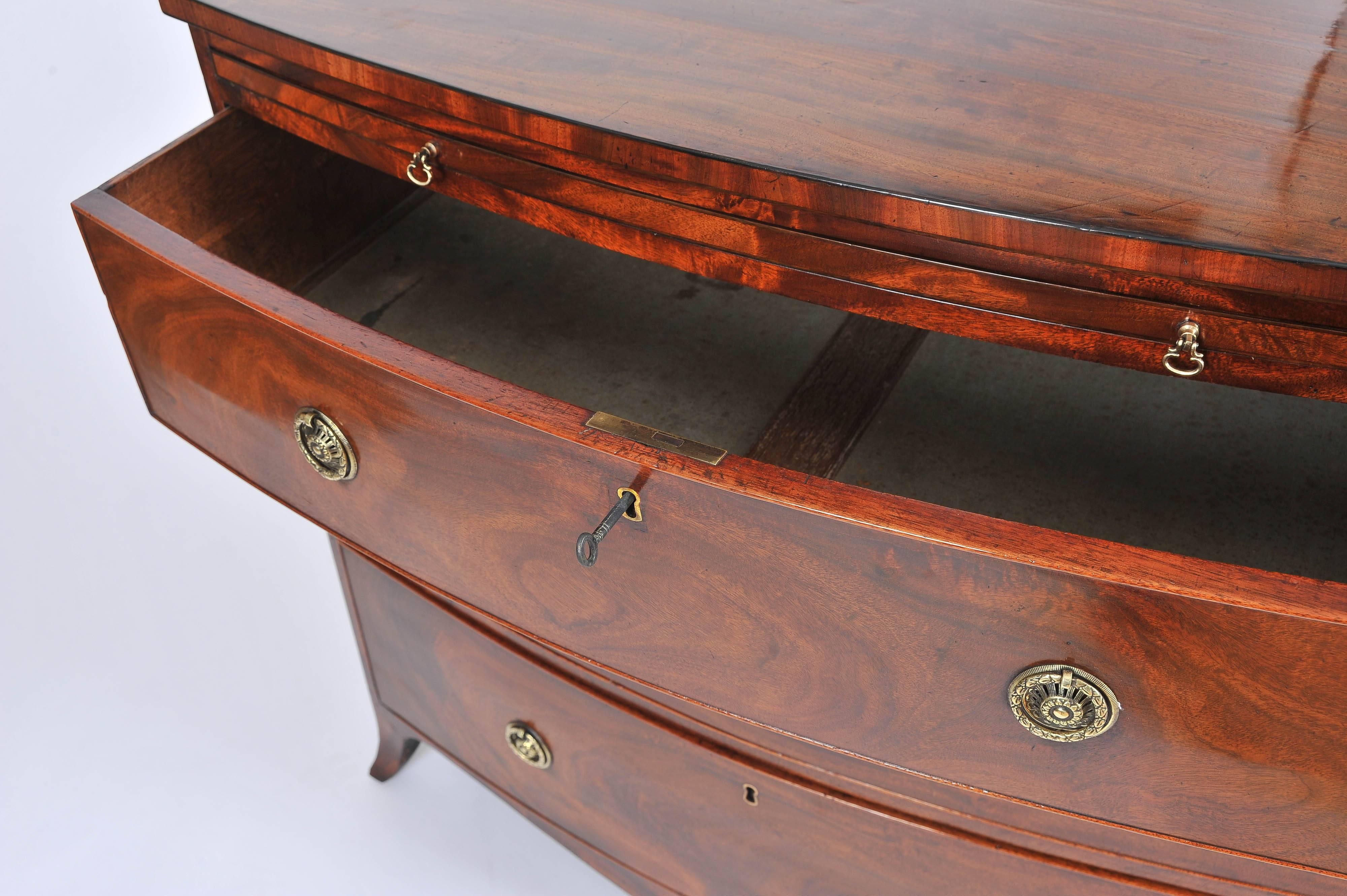 Georgian Mahogany Bow Fronted Chest of Drawers 2
