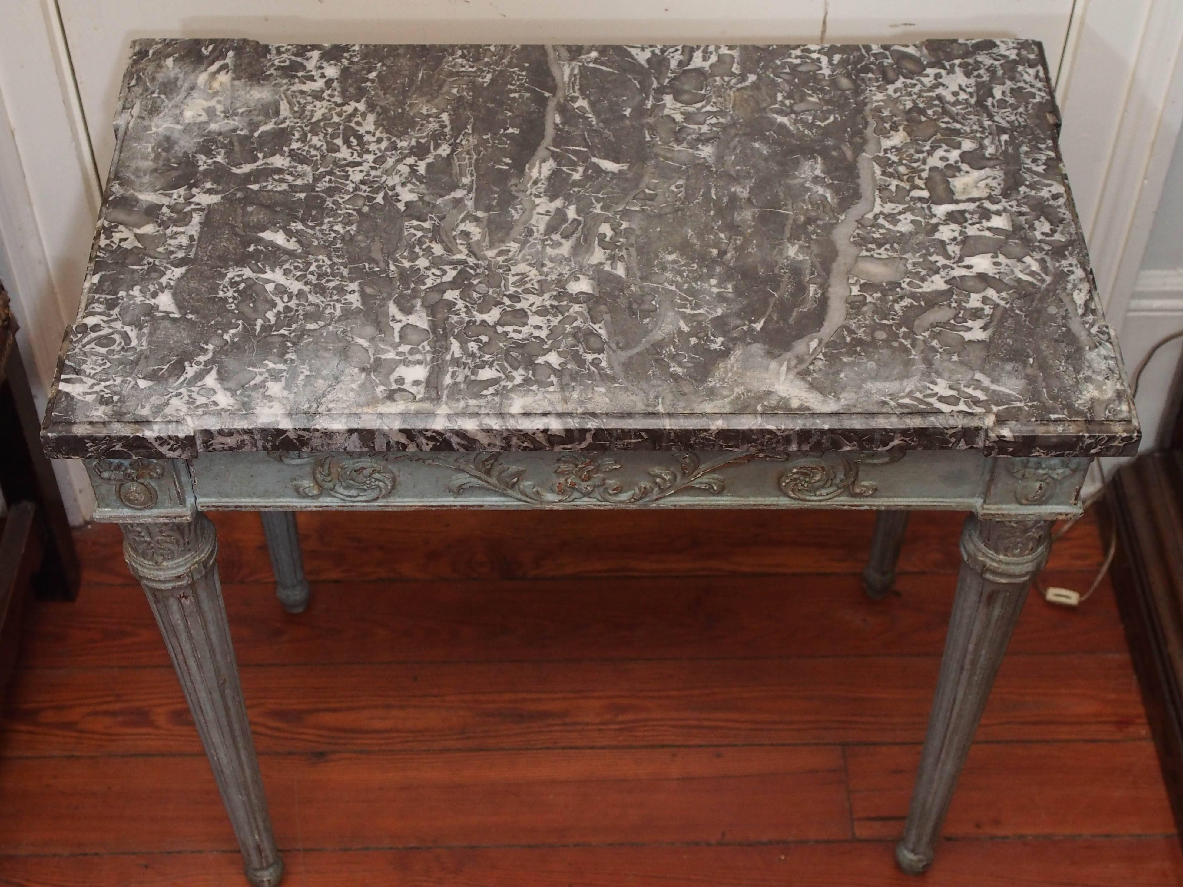 French Louis XVI Table with Marble Top In Good Condition For Sale In Natchez, MS