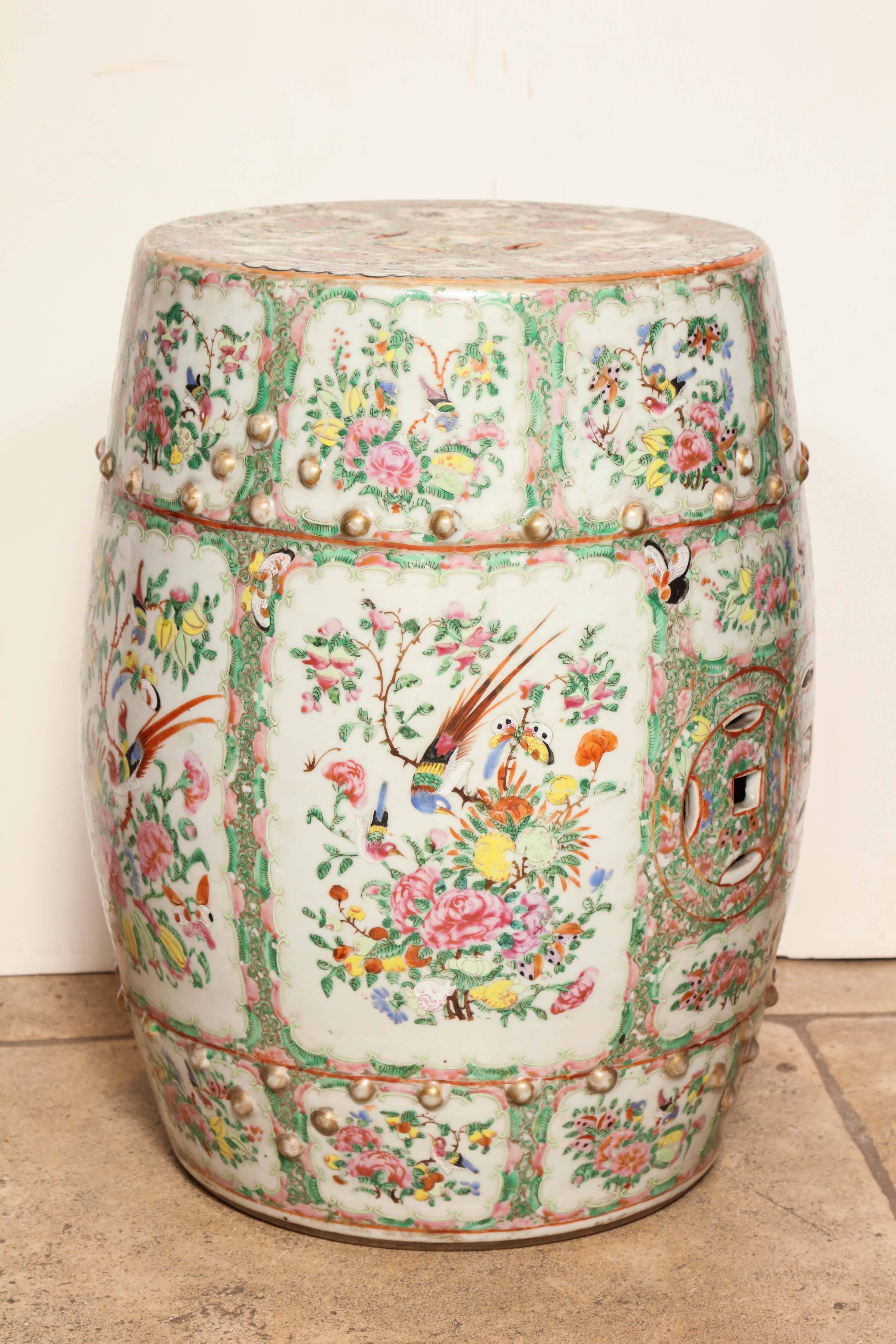 Chinese Rose Medallion Garden Seat In Good Condition In Westwood, NJ